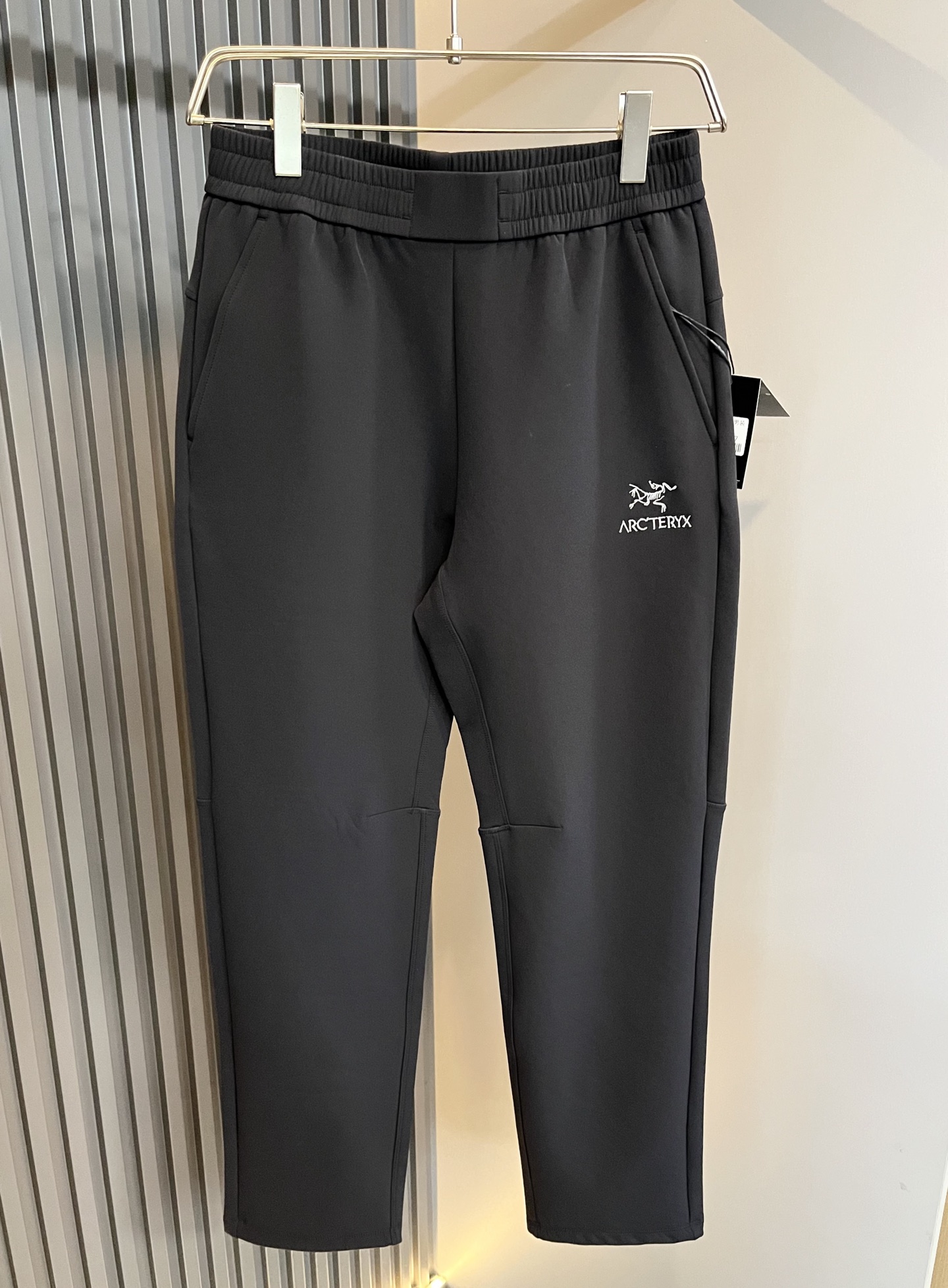 ARCTER*X始*祖鸟 2025秋冬新款休闲运动风格休闲裤，户外品牌可能大家第一想到的就是加拿大鹅、始