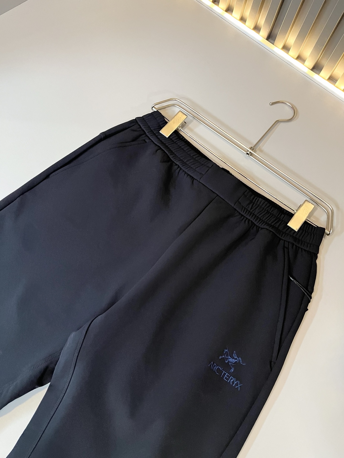 ARCTER*X始*祖鸟 2025秋冬新款休闲运动风格休闲裤，户外品牌可能大家第一想到的就是加拿大鹅、始