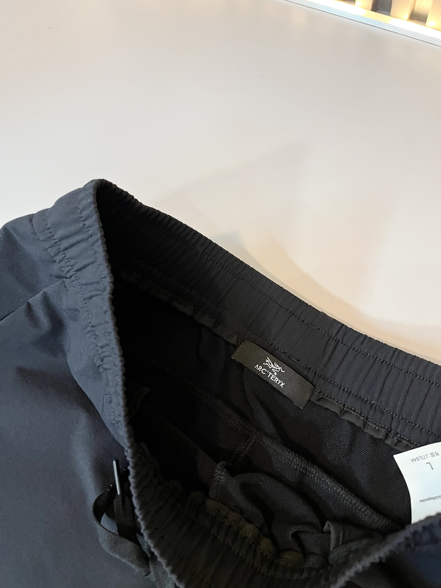 ARCTER*X始*祖鸟 2025秋冬新款休闲运动风格休闲裤，户外品牌可能大家第一想到的就是加拿大鹅、始