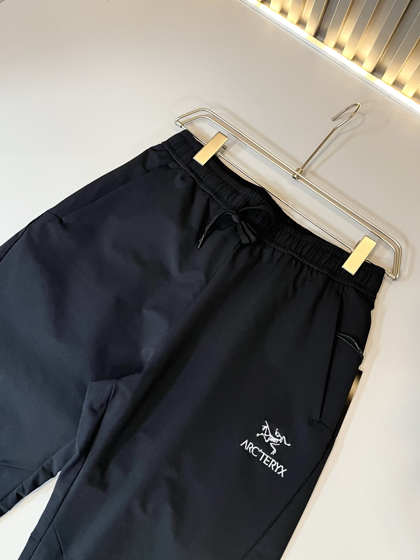 ARCTER*X始*祖鸟 2025秋冬新款休闲运动风格休闲裤，户外品牌可能大家第一想到的就是加拿大鹅、始