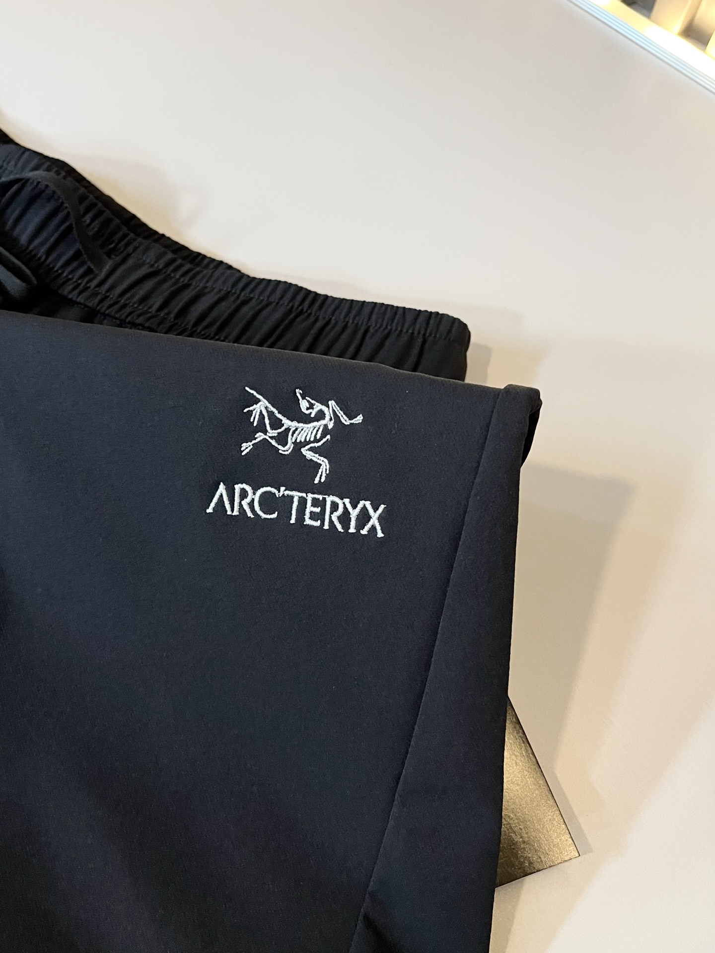 ARCTER*X始*祖鸟 2025秋冬新款休闲运动风格休闲裤，户外品牌可能大家第一想到的就是加拿大鹅、始