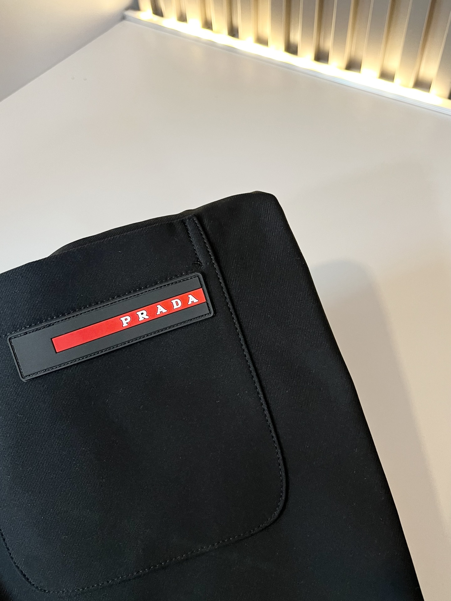 PRA*DA普*达 2025秋冬新款男士休闲裤，高端品质之选……一款松紧腰抽绳休闲卫裤兼备的百搭裤装，也