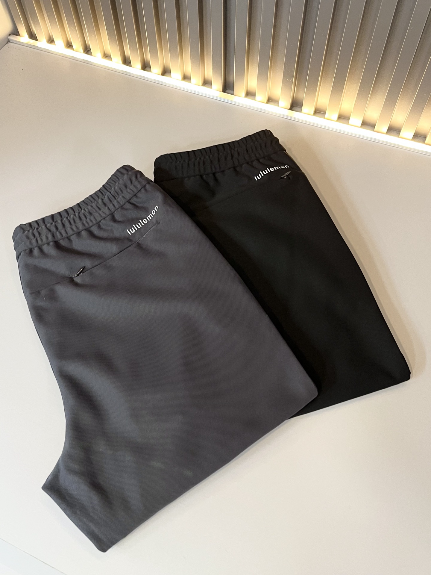 lululemon 露露乐蒙 2025秋冬新款男女同款👫休闲裤，意大利原厂订单渠道，极具个性高级风，标志