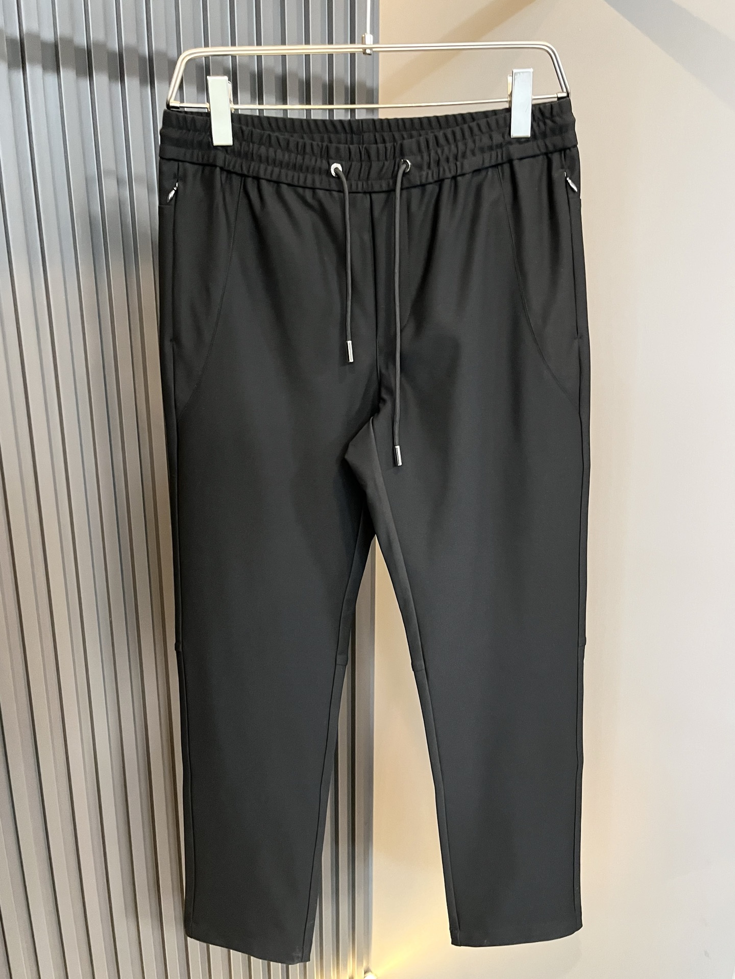 lululemon 露露乐蒙 2025秋冬新款男女同款👫休闲裤，意大利原厂订单渠道，极具个性高级风，标志