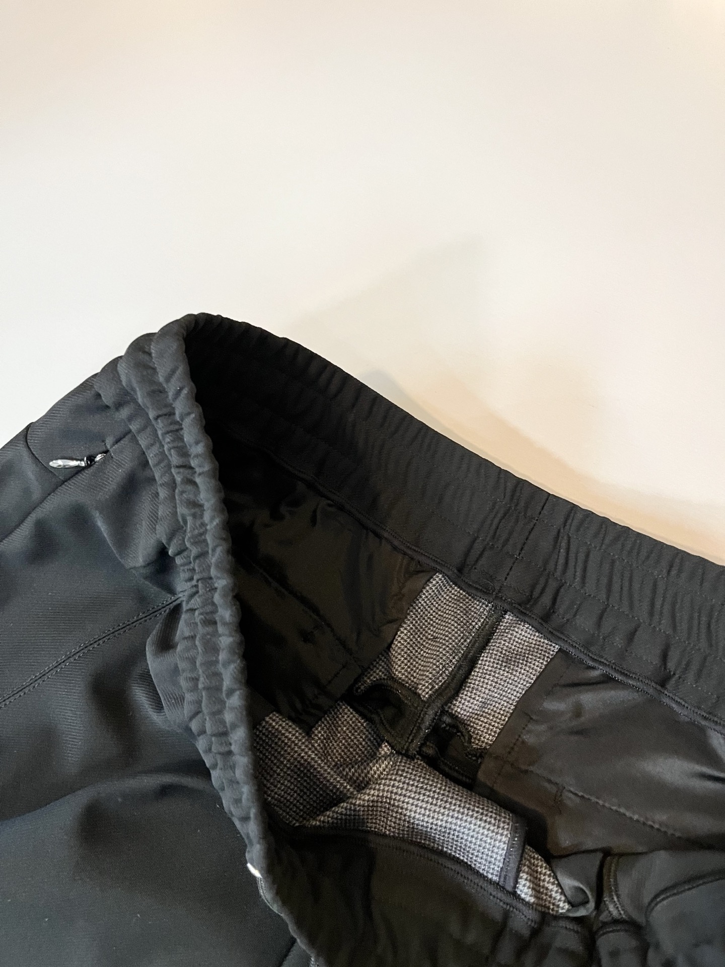 lululemon 露露乐蒙 2025秋冬新款男女同款👫休闲裤，意大利原厂订单渠道，极具个性高级风，标志