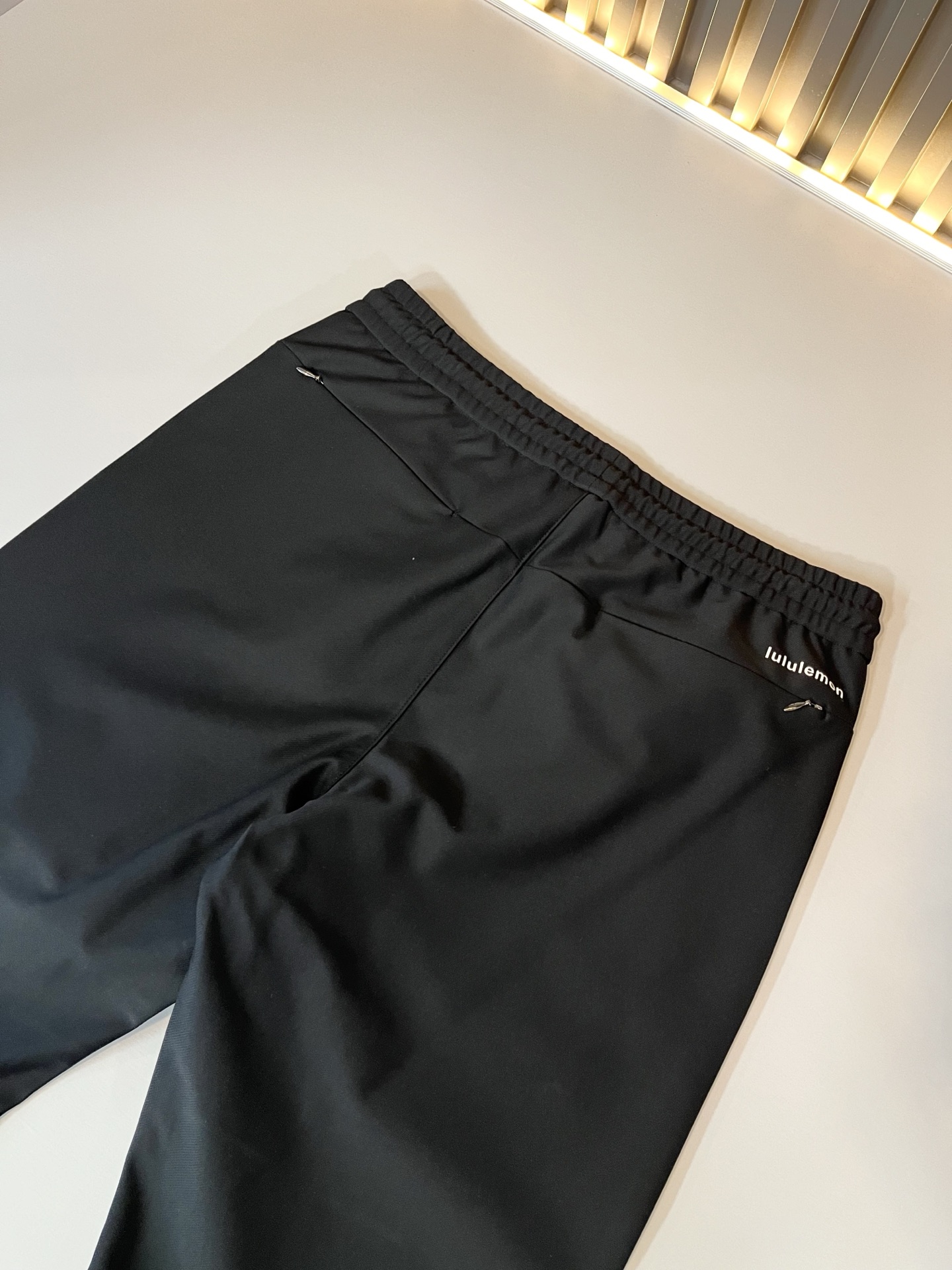 lululemon 露露乐蒙 2025秋冬新款男女同款👫休闲裤，意大利原厂订单渠道，极具个性高级风，标志