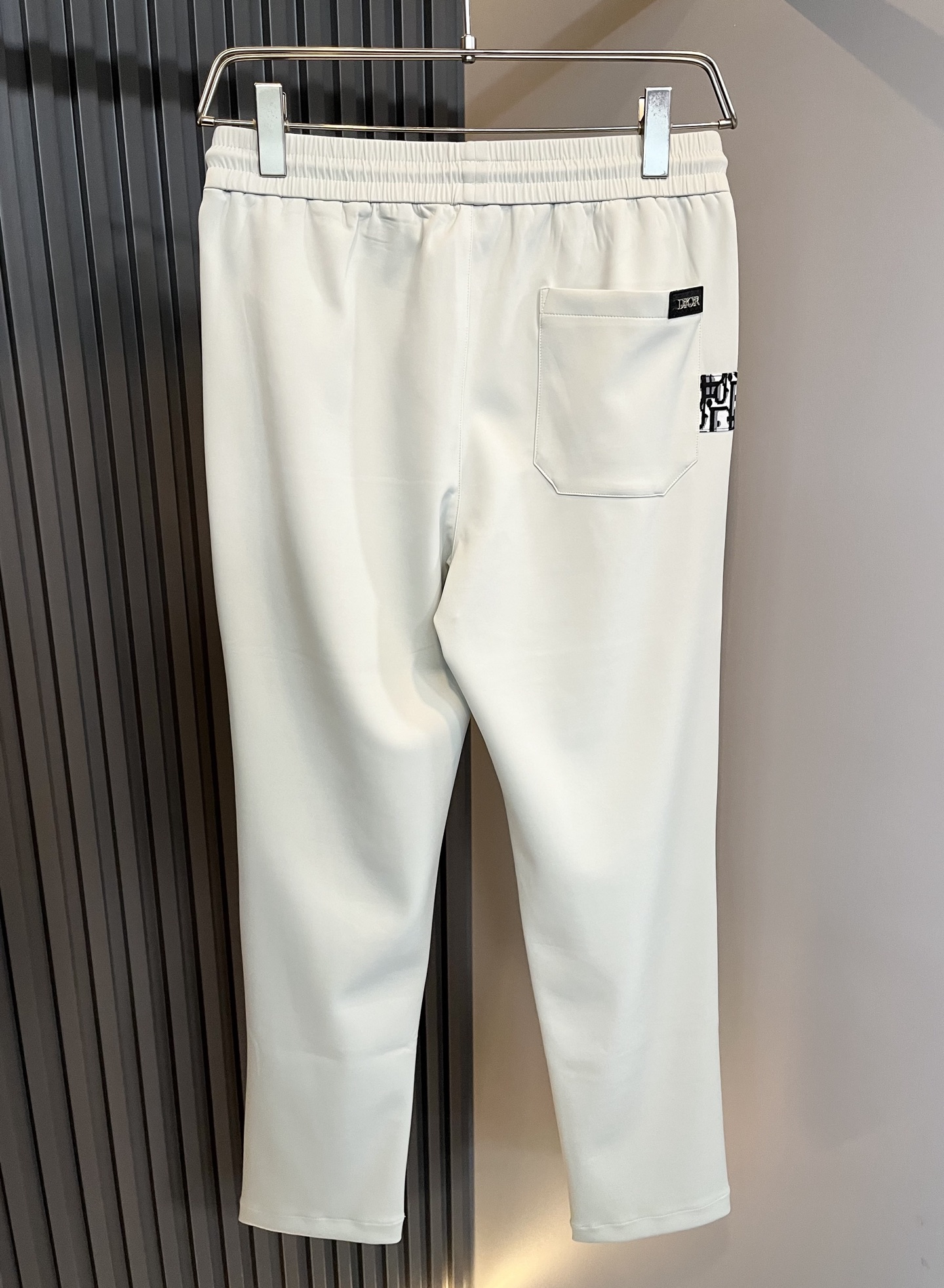 Dior 迪奥 2025秋冬新款男士休闲裤，高端品质之选……一款松紧腰抽绳休闲卫裤兼备的百搭裤装，也是男