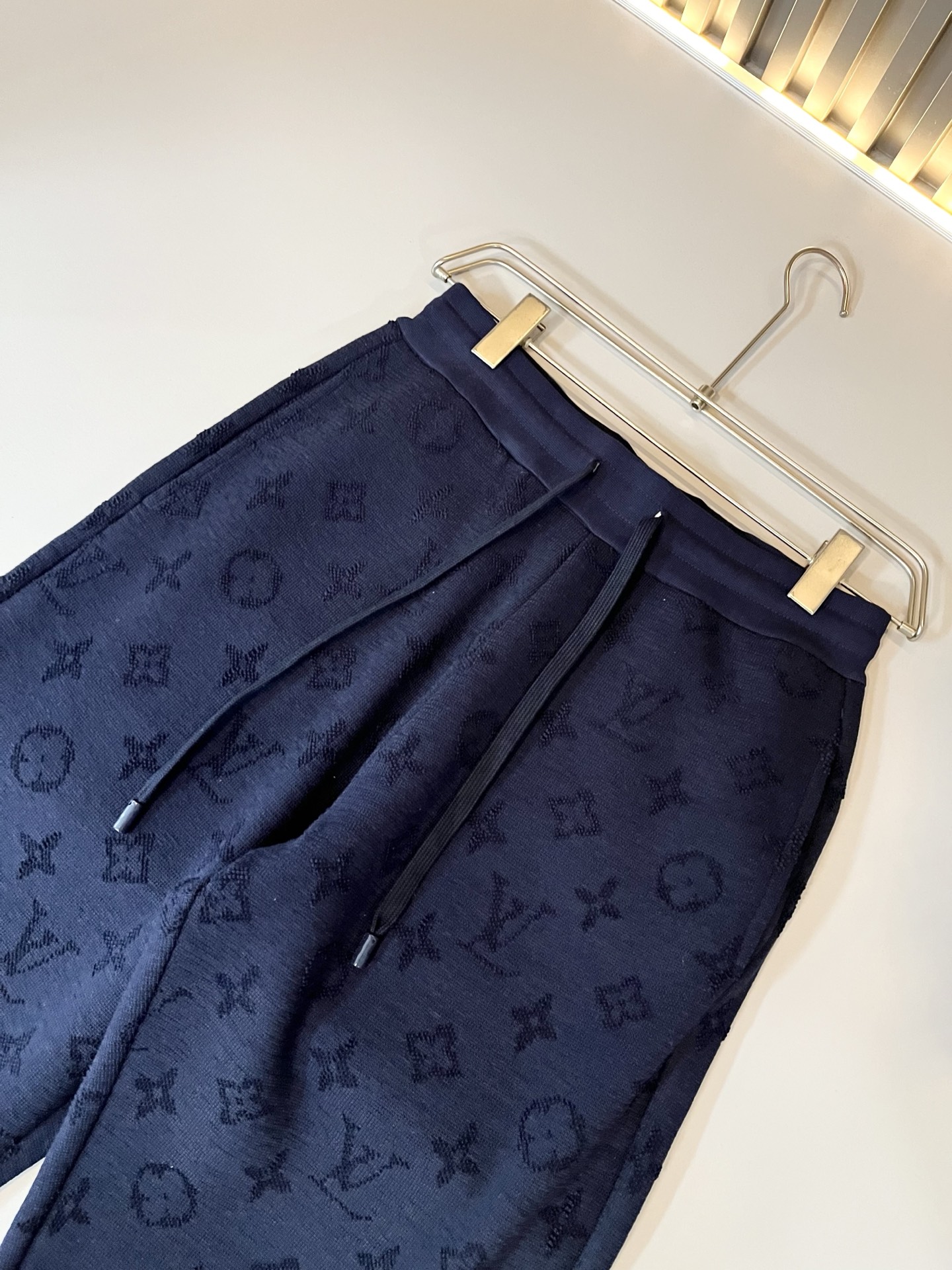 Louis Vuit*on 路易家族 2025秋冬新款Monogram系列！男女同款👫套装！路易家族的新