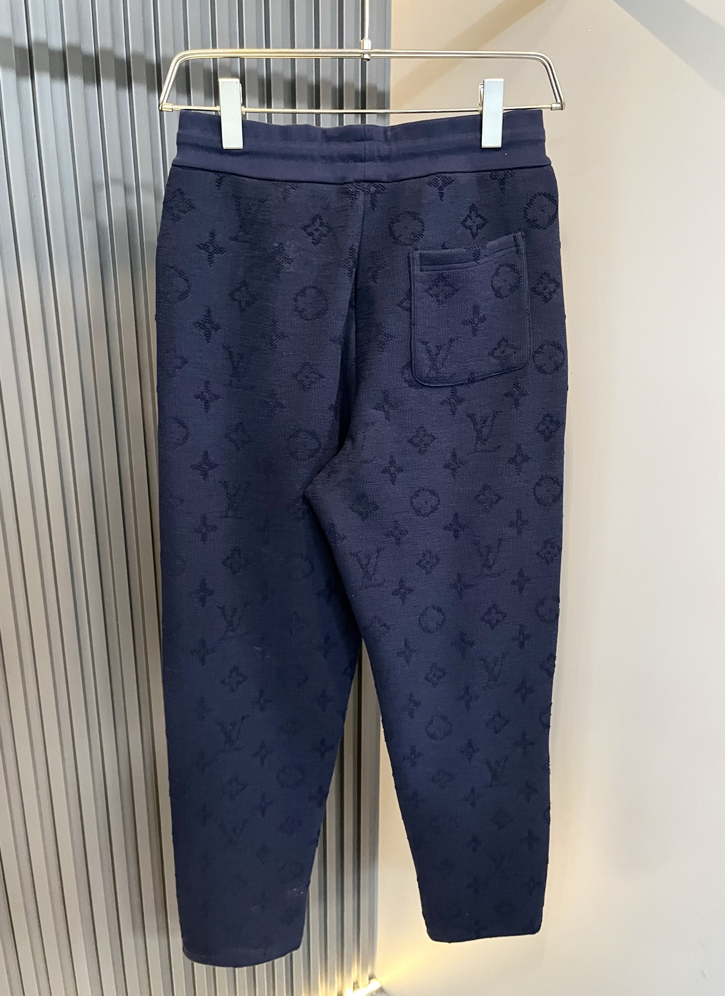 Louis Vuit*on 路易家族 2025秋冬新款Monogram系列！男女同款👫套装！路易家族的新