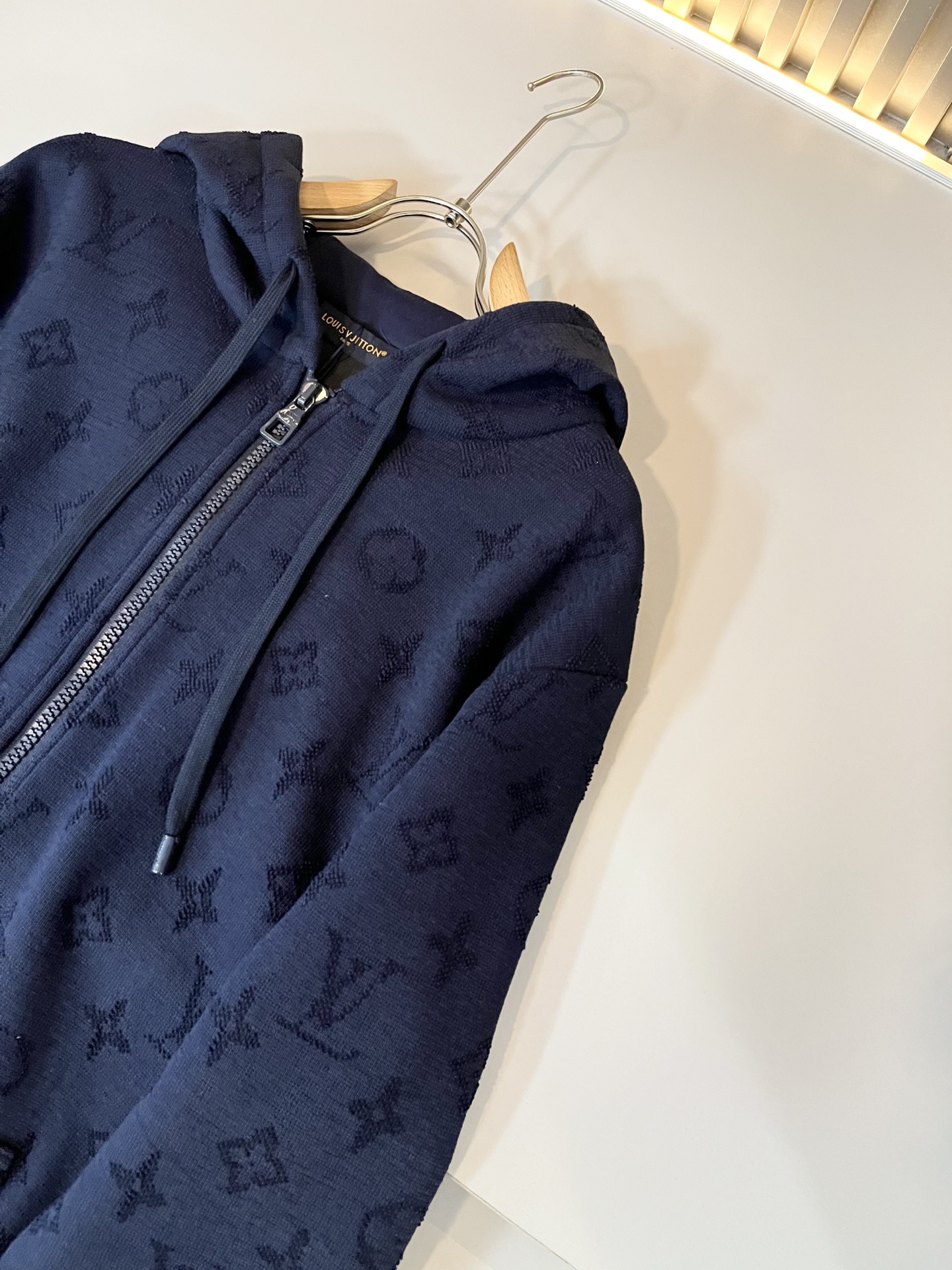 Louis Vuit*on 路易家族 2025秋冬新款Monogram系列！男女同款👫套装！路易家族的新