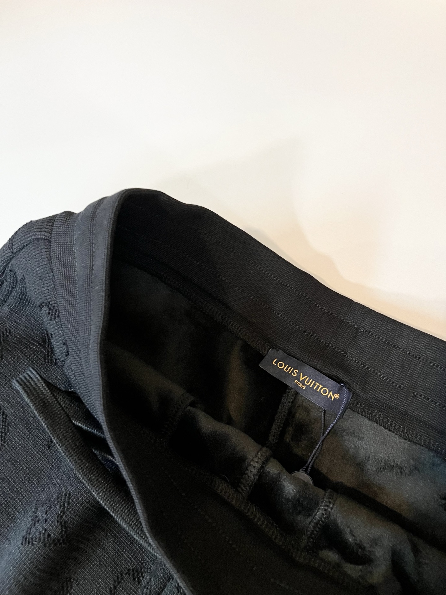 Louis Vuit*on 路易家族 2025秋冬新款Monogram系列！男女同款👫套装！路易家族的新