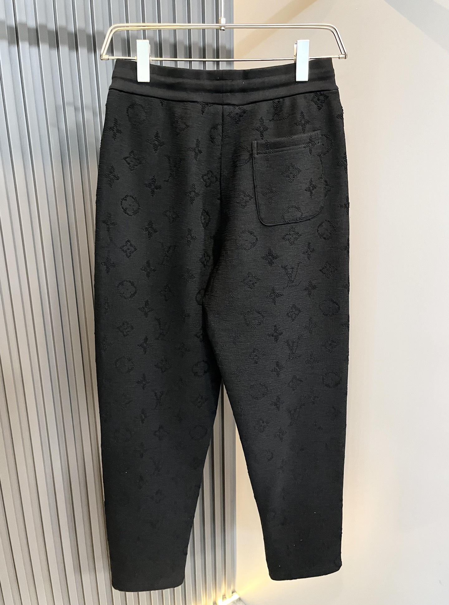 Louis Vuit*on 路易家族 2025秋冬新款Monogram系列！男女同款👫套装！路易家族的新