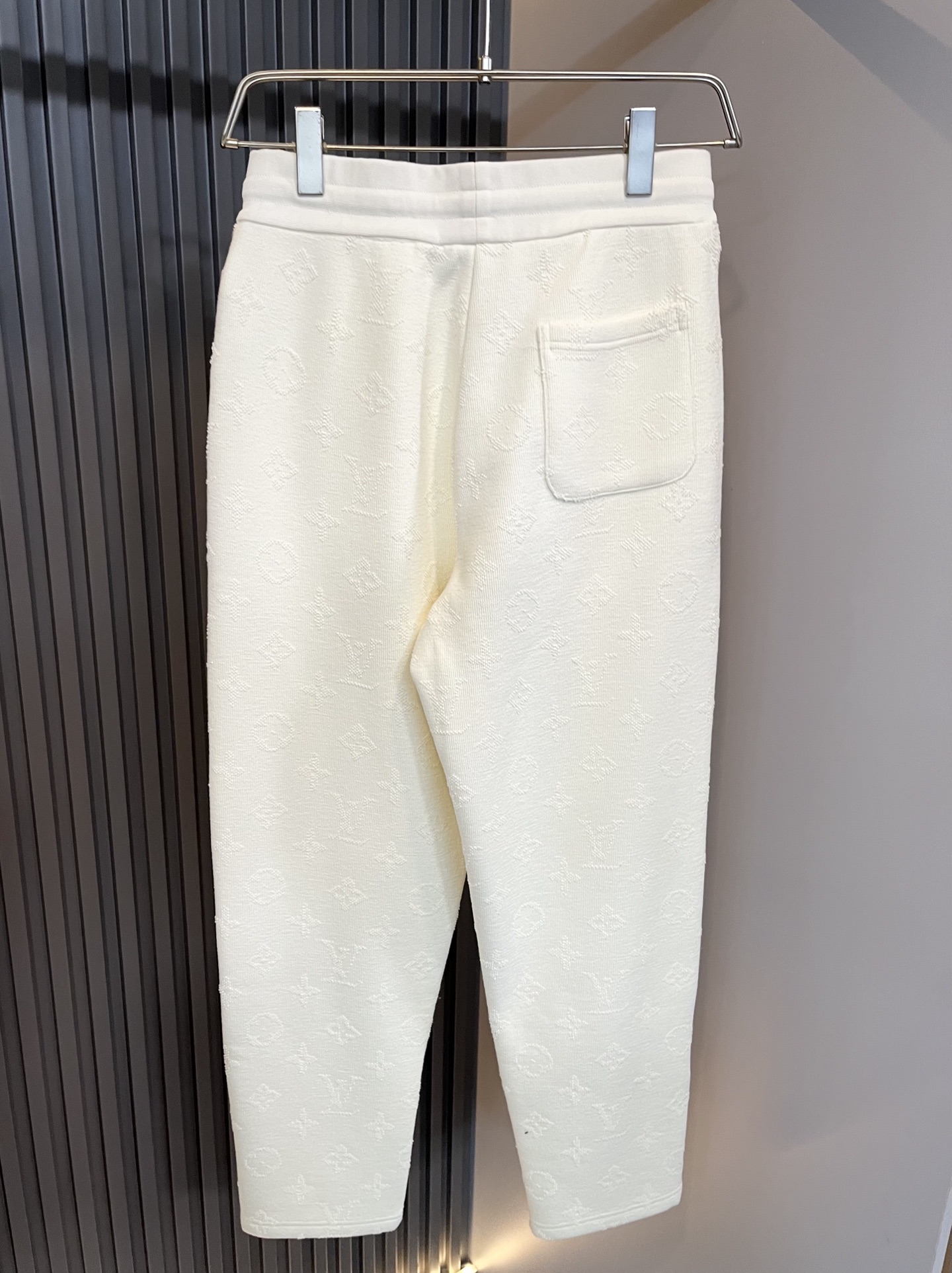 Louis Vuit*on 路易家族 2025秋冬新款Monogram系列！男女同款👫套装！路易家族的新