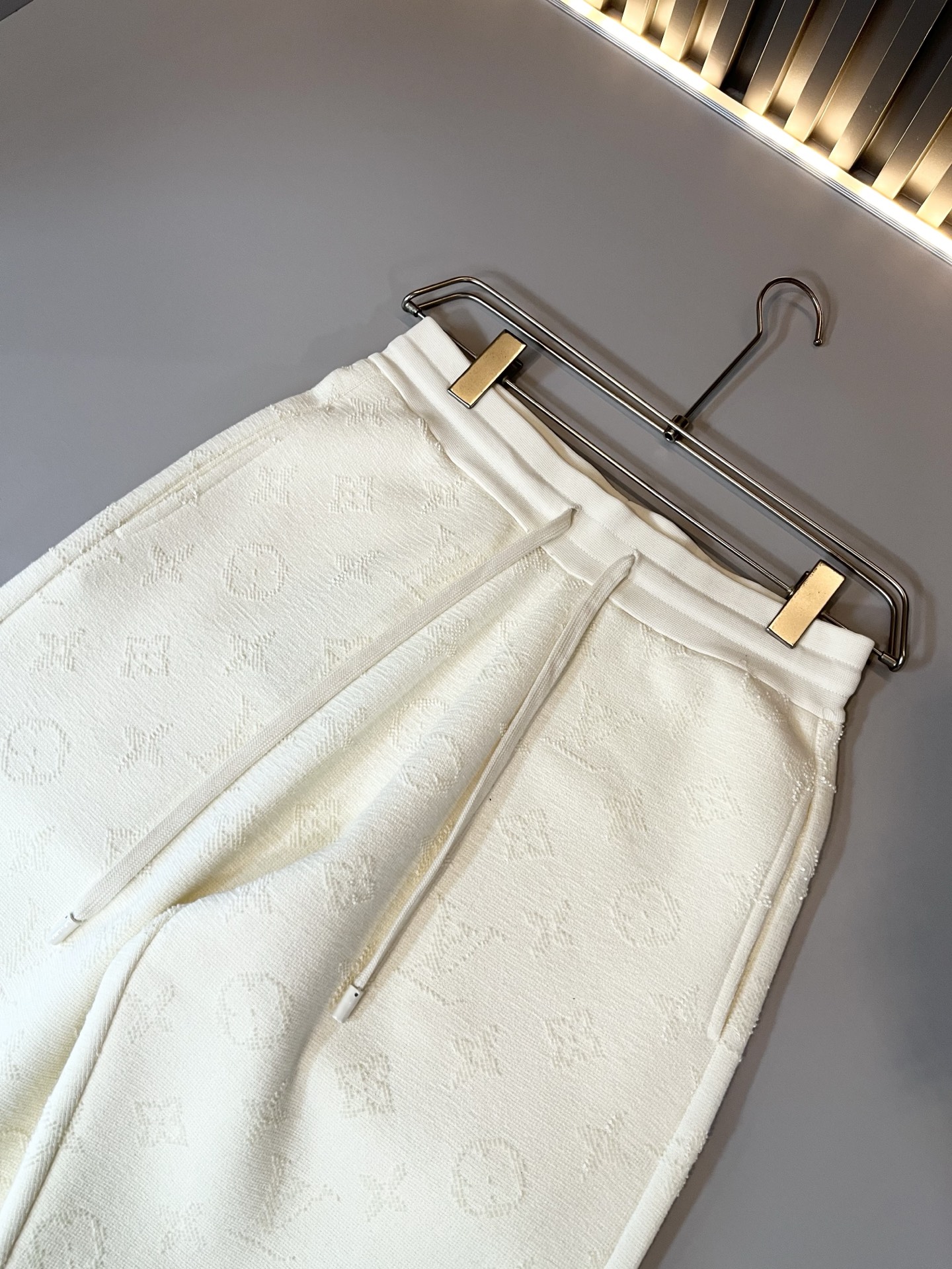 Louis Vuit*on 路易家族 2025秋冬新款Monogram系列！男女同款👫套装！路易家族的新