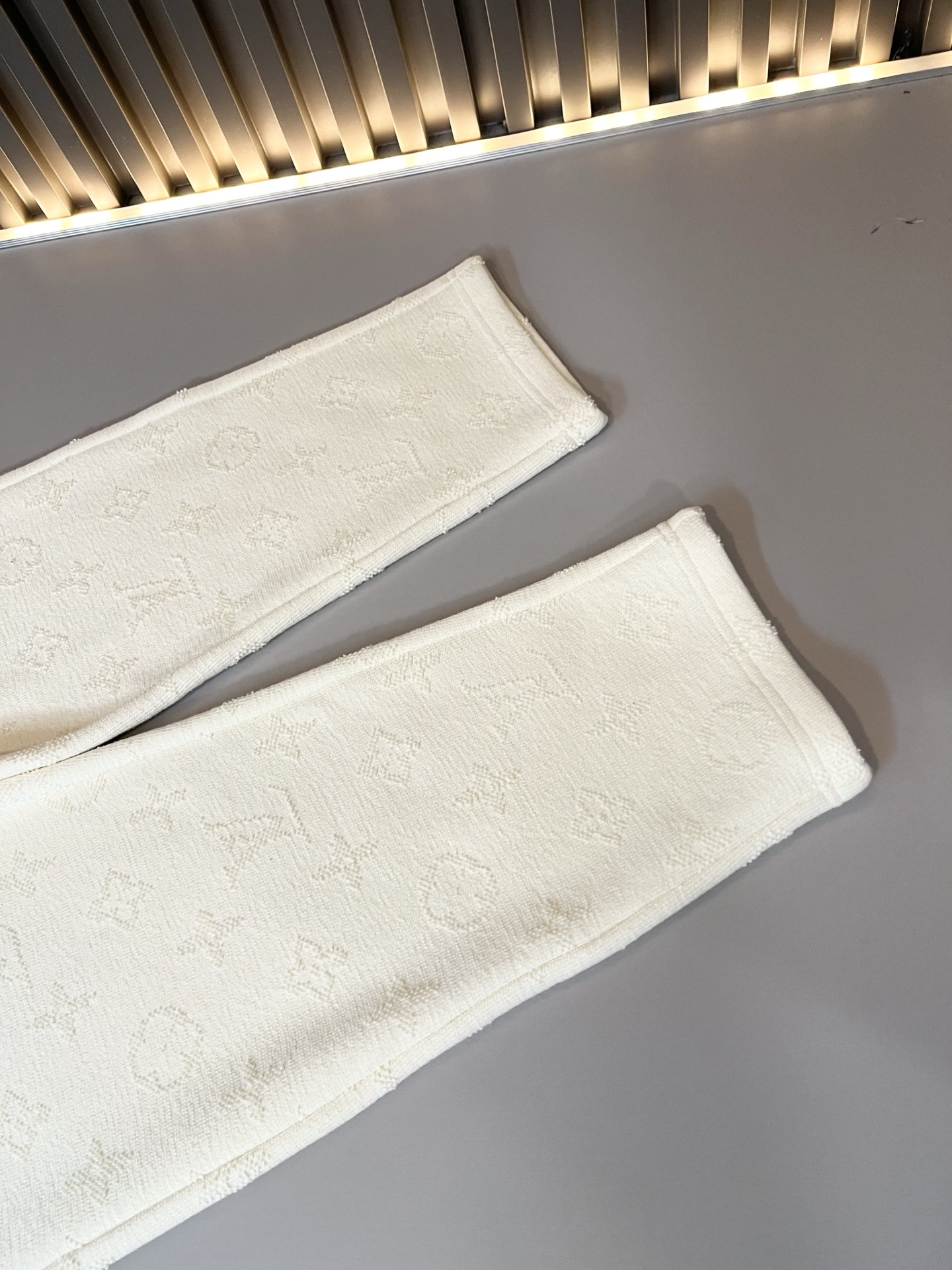 Louis Vuit*on 路易家族 2025秋冬新款Monogram系列！男女同款👫套装！路易家族的新