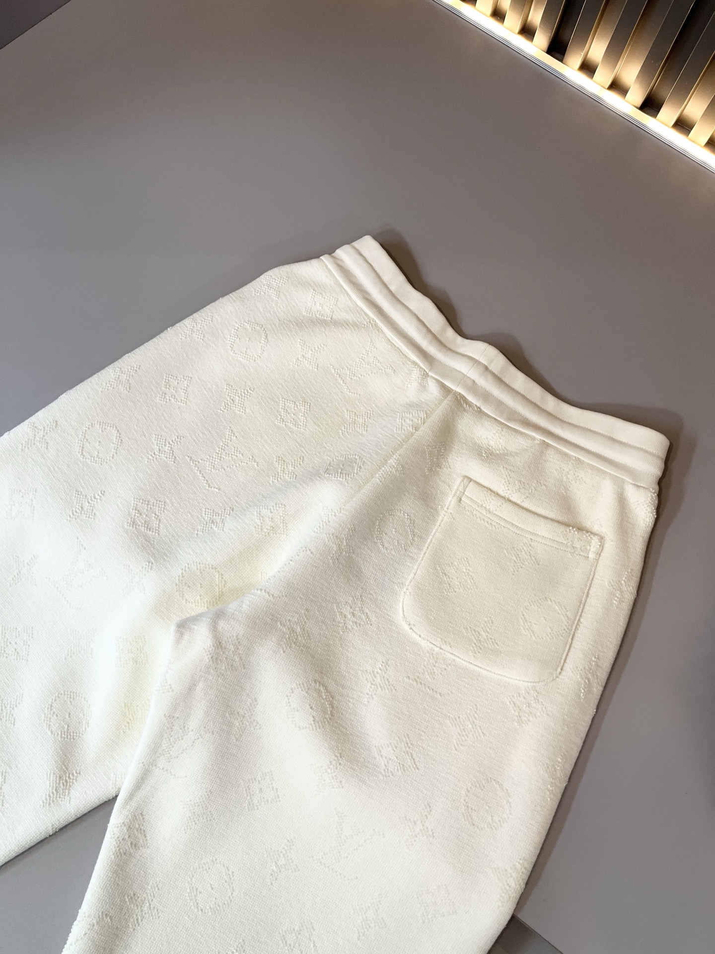 Louis Vuit*on 路易家族 2025秋冬新款Monogram系列！男女同款👫套装！路易家族的新