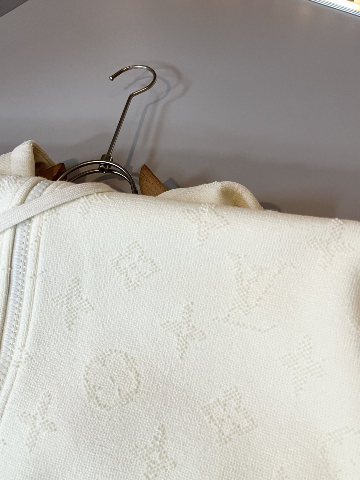 Louis Vuit*on 路易家族 2025秋冬新款Monogram系列！男女同款👫套装！路易家族的新