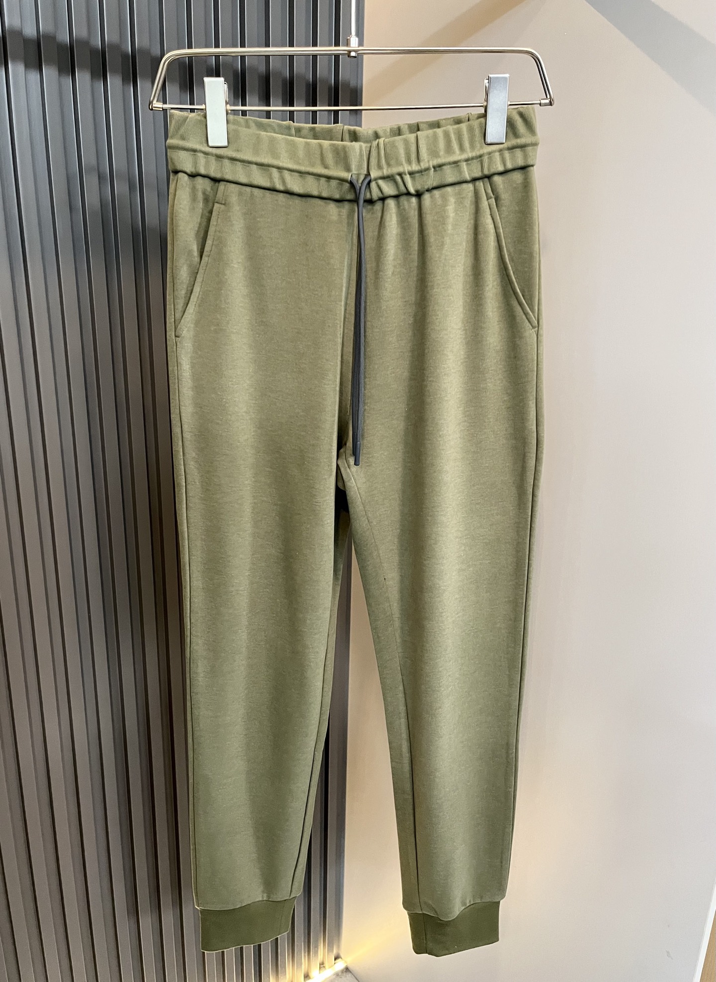 Loro Piana诺悠翩雅 2025秋冬男士套装，最新的贸易订单全品相！！网红款！上身舒适透气，不僵硬