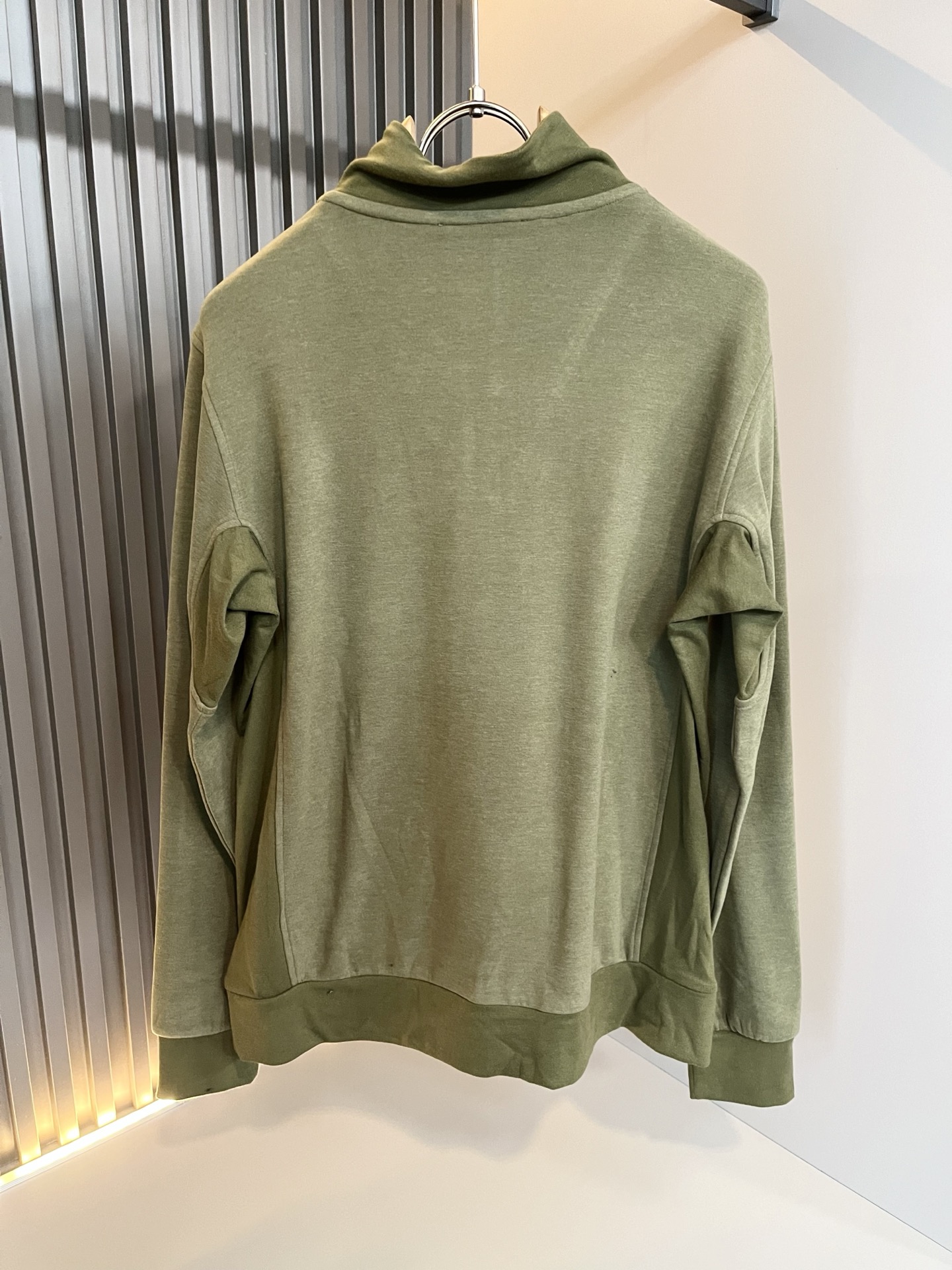 Loro Piana诺悠翩雅 2025秋冬男士套装，最新的贸易订单全品相！！网红款！上身舒适透气，不僵硬