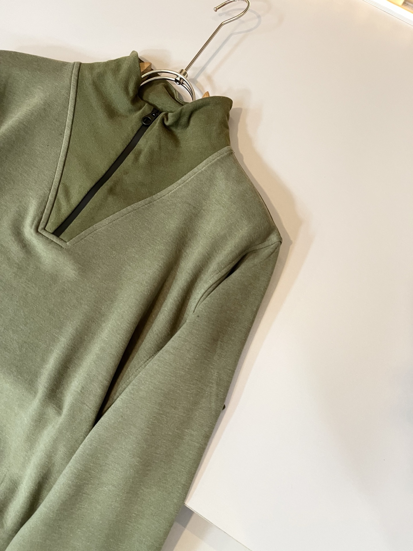 Loro Piana诺悠翩雅 2025秋冬男士套装，最新的贸易订单全品相！！网红款！上身舒适透气，不僵硬