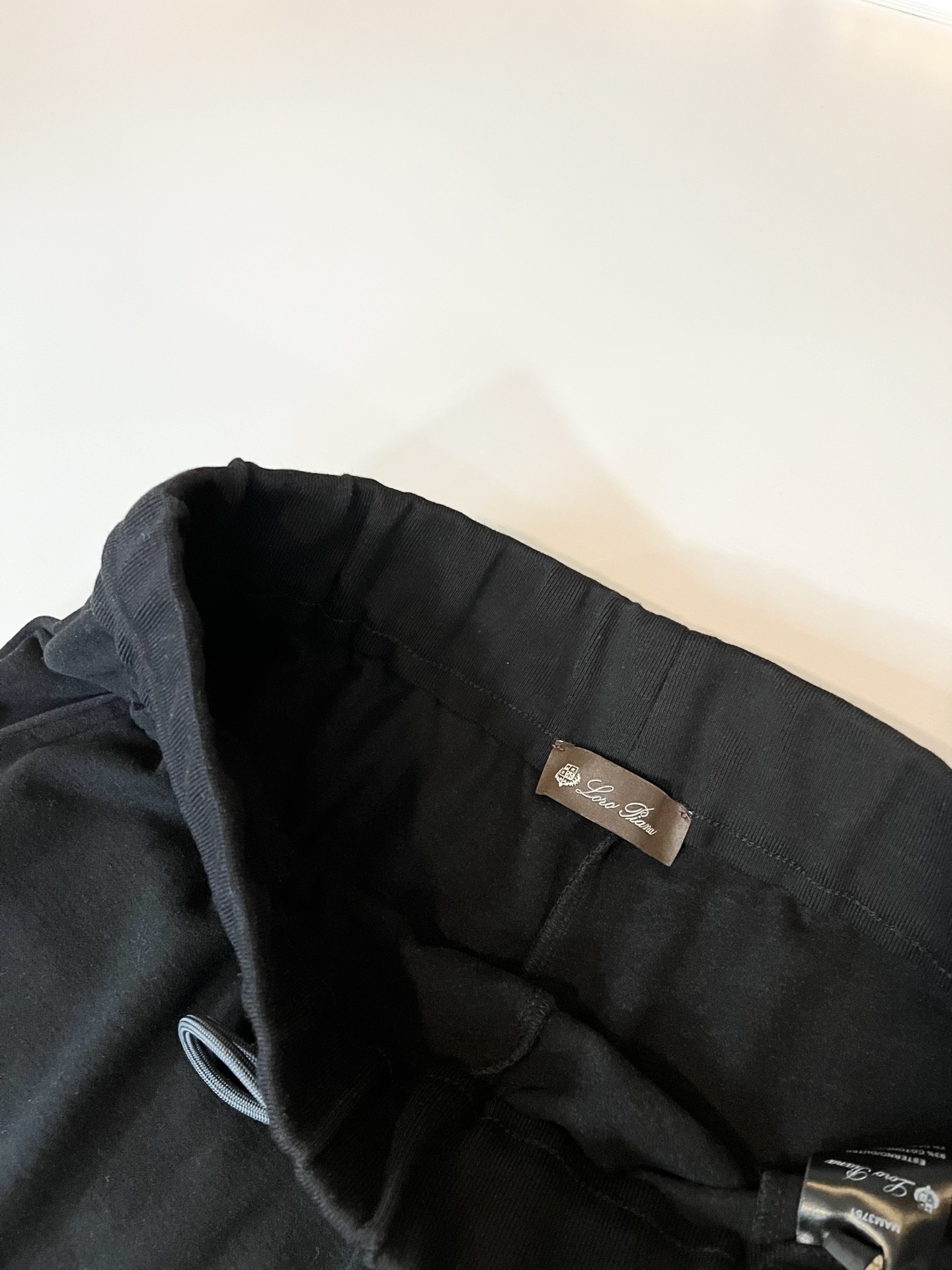 Loro Piana诺悠翩雅 2025秋冬男士套装，最新的贸易订单全品相！！网红款！上身舒适透气，不僵硬