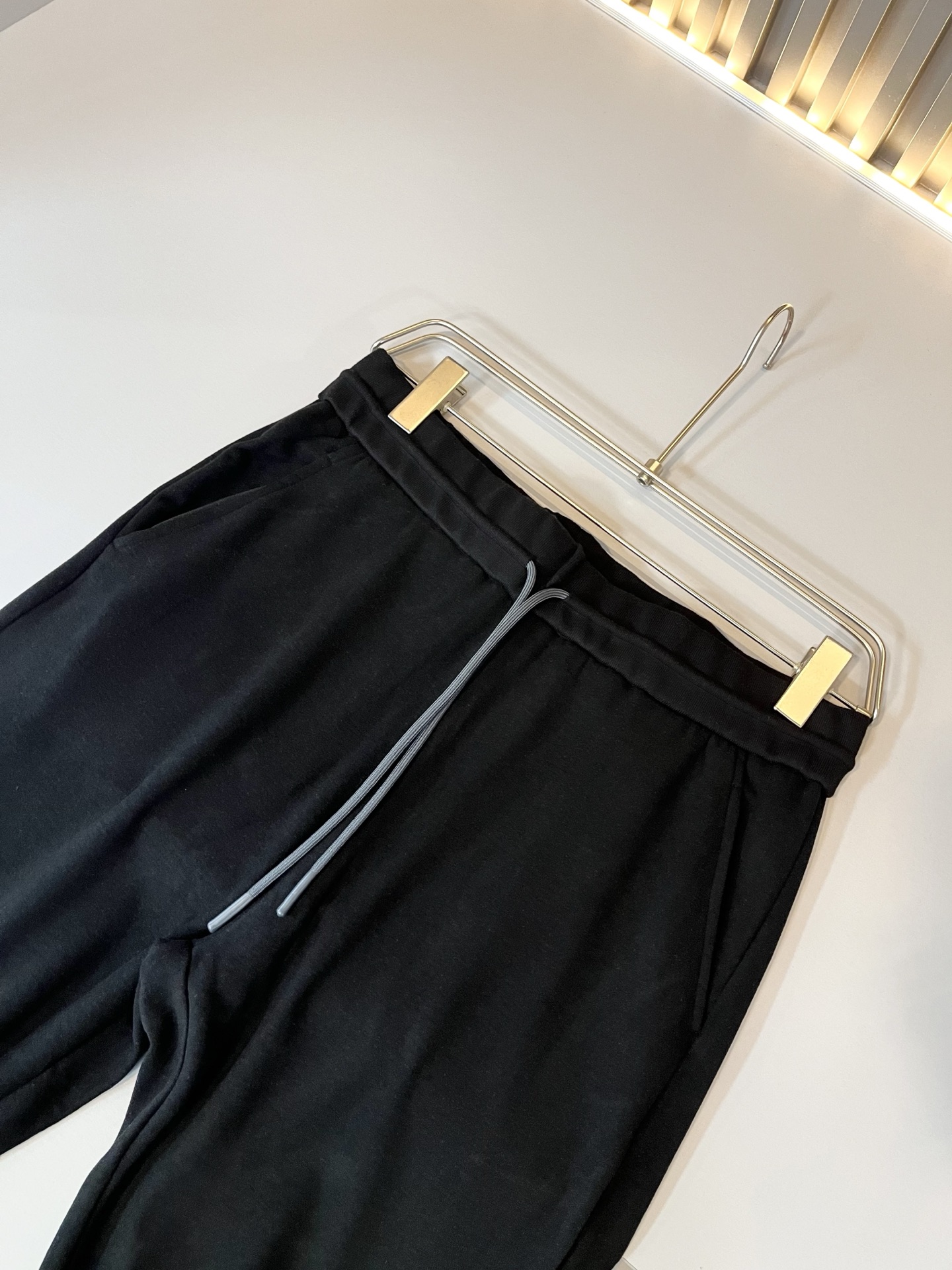 Loro Piana诺悠翩雅 2025秋冬男士套装，最新的贸易订单全品相！！网红款！上身舒适透气，不僵硬