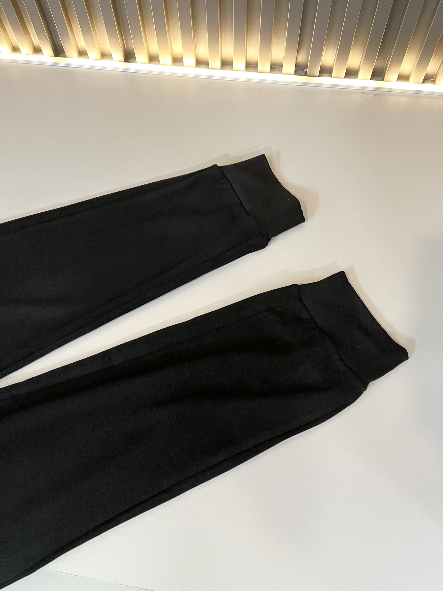 Loro Piana诺悠翩雅 2025秋冬男士套装，最新的贸易订单全品相！！网红款！上身舒适透气，不僵硬