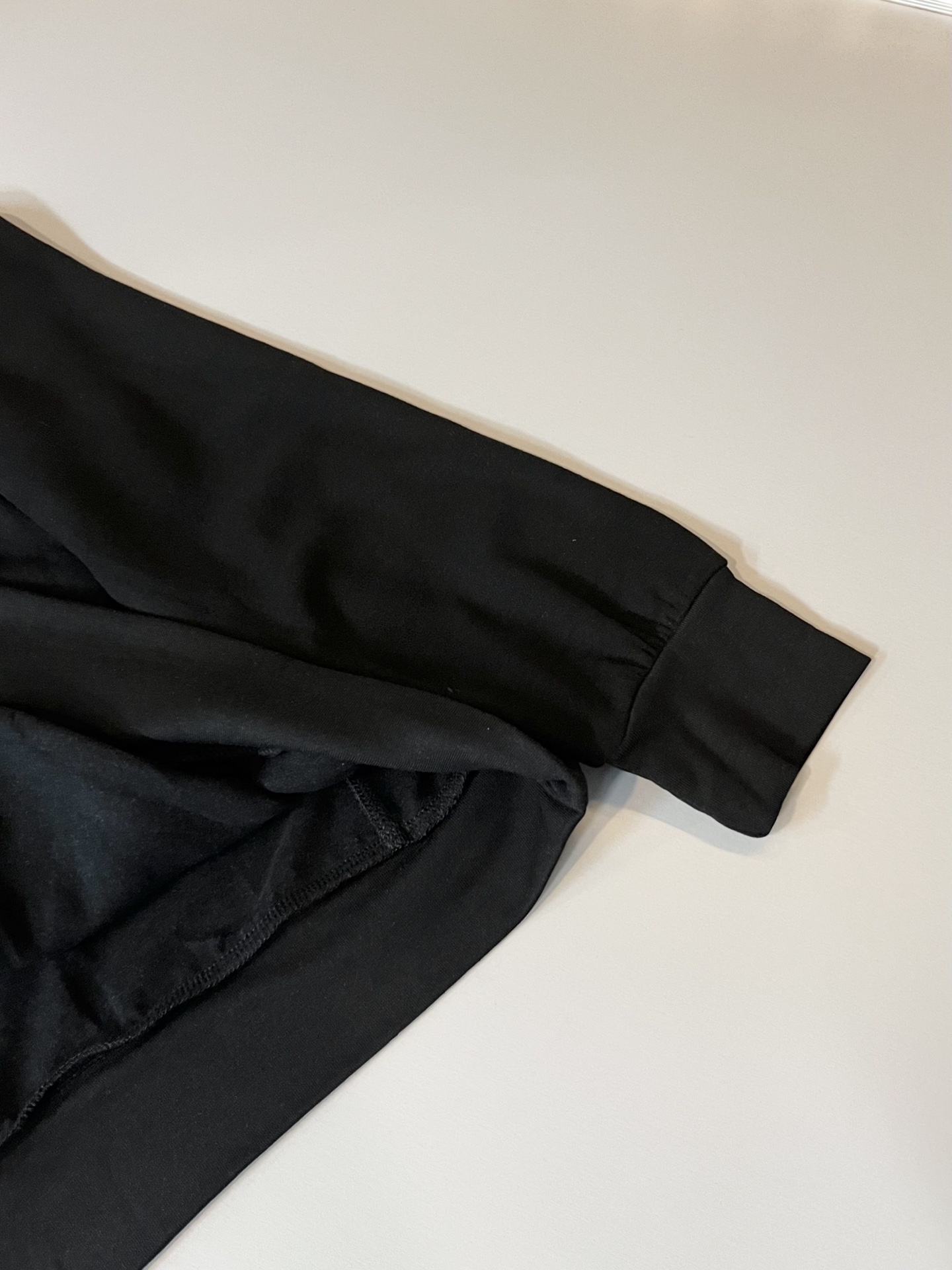 Loro Piana诺悠翩雅 2025秋冬男士套装，最新的贸易订单全品相！！网红款！上身舒适透气，不僵硬