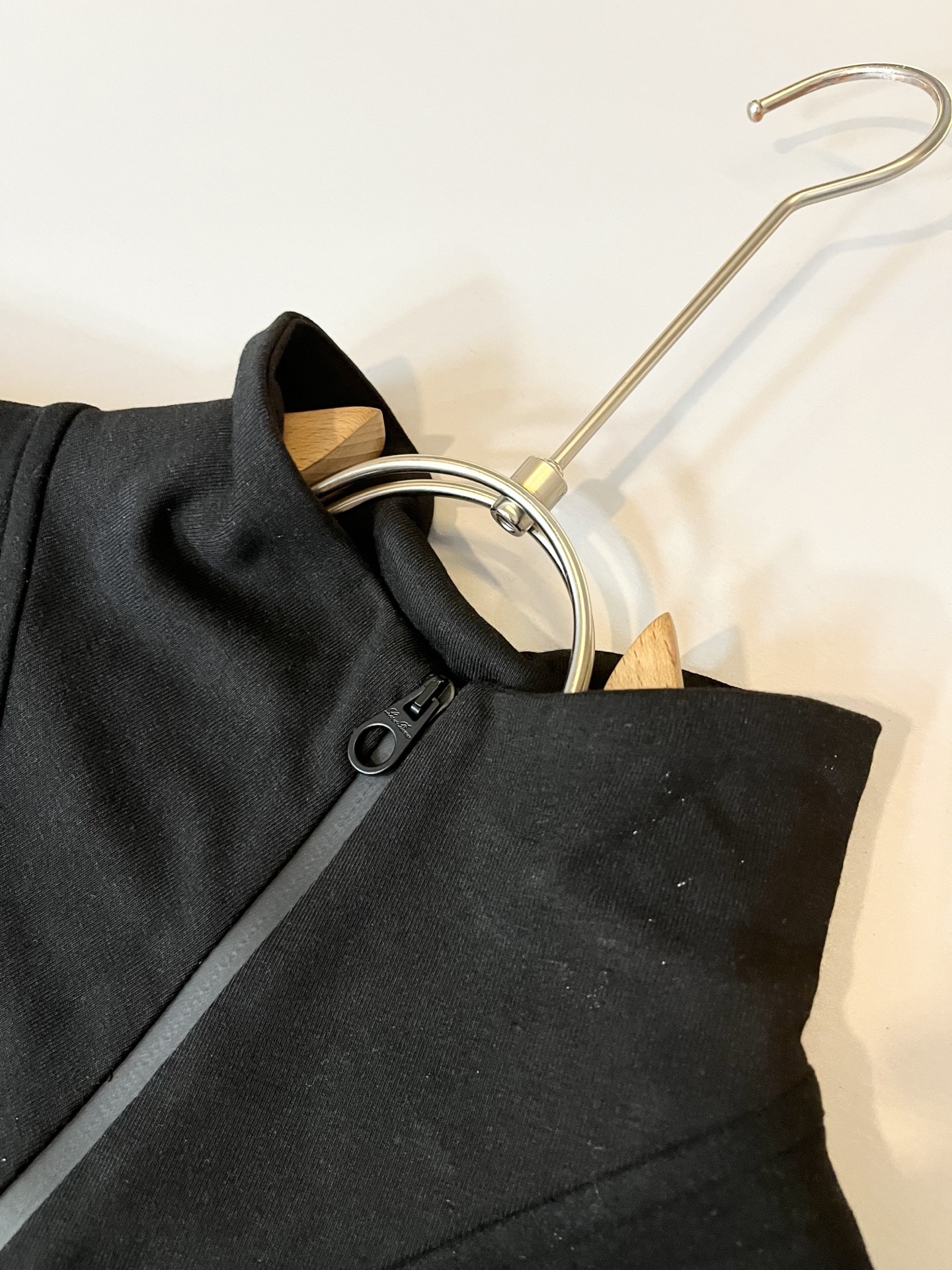 Loro Piana诺悠翩雅 2025秋冬男士套装，最新的贸易订单全品相！！网红款！上身舒适透气，不僵硬