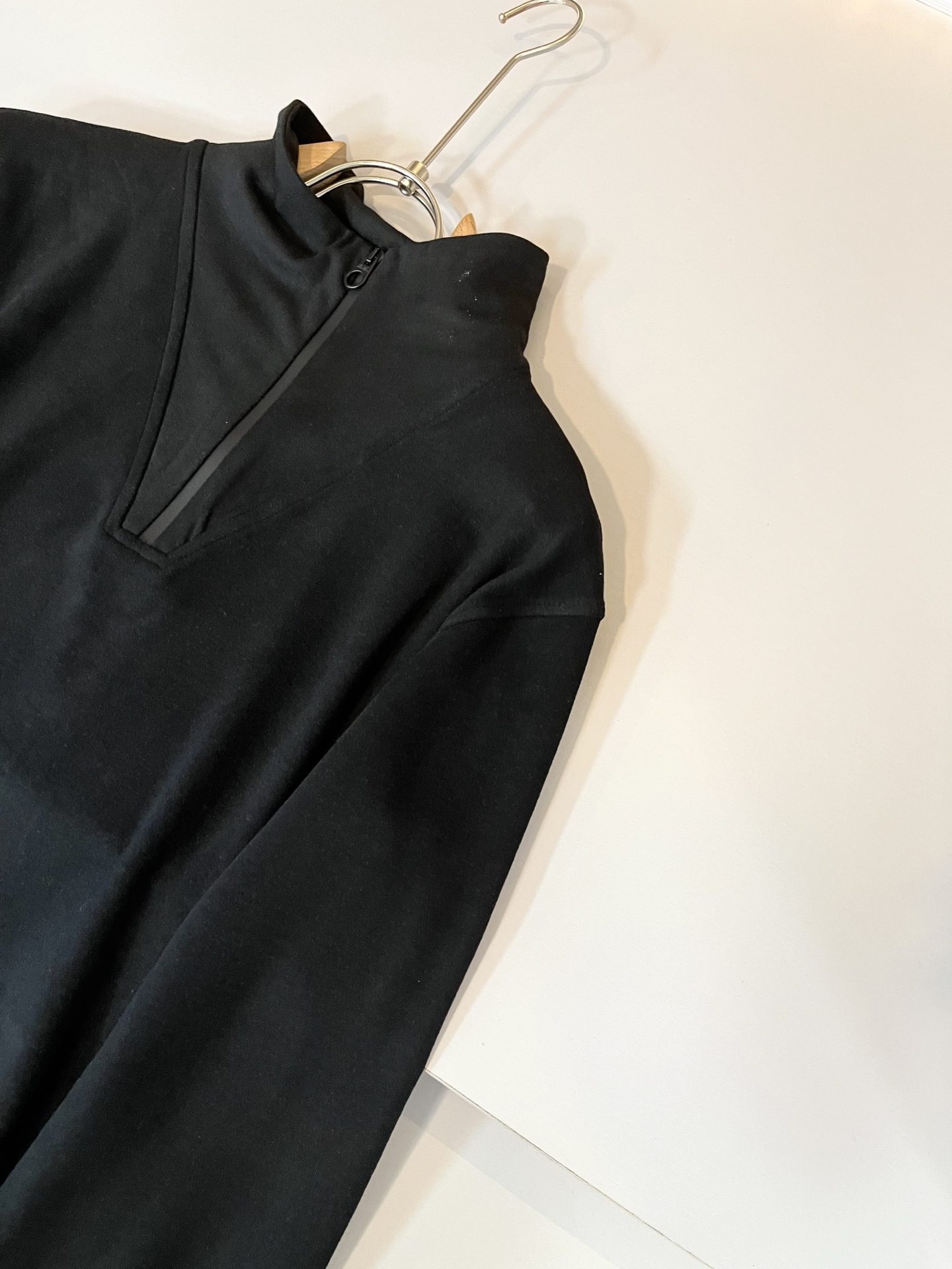 Loro Piana诺悠翩雅 2025秋冬男士套装，最新的贸易订单全品相！！网红款！上身舒适透气，不僵硬