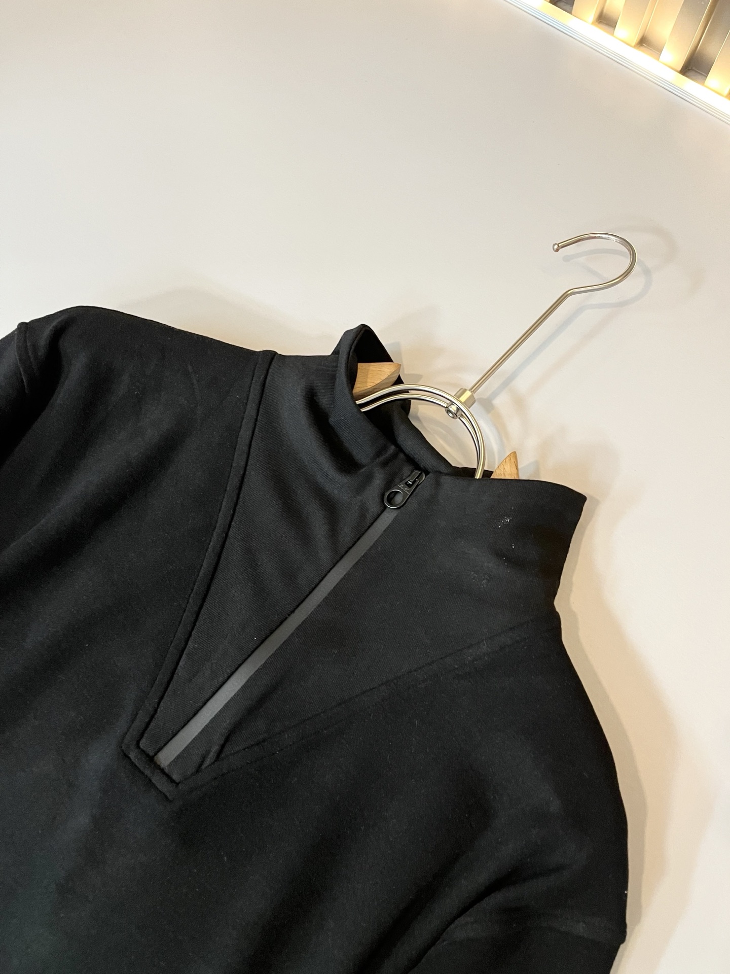 Loro Piana诺悠翩雅 2025秋冬男士套装，最新的贸易订单全品相！！网红款！上身舒适透气，不僵硬