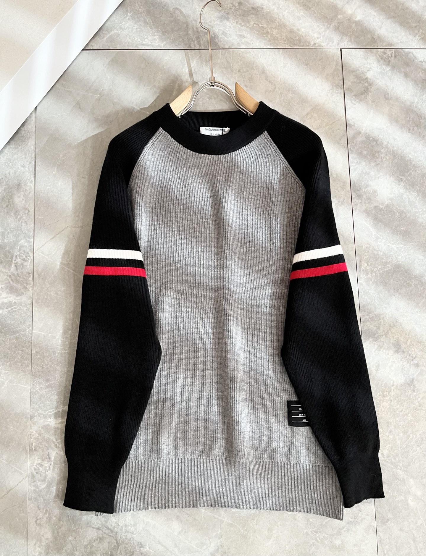 ThomBrow*e汤姆*朗2025秋冬新款男女同款👫针织羊毛衫，今年的专柜新品，男女同款👫超软羊毛面料