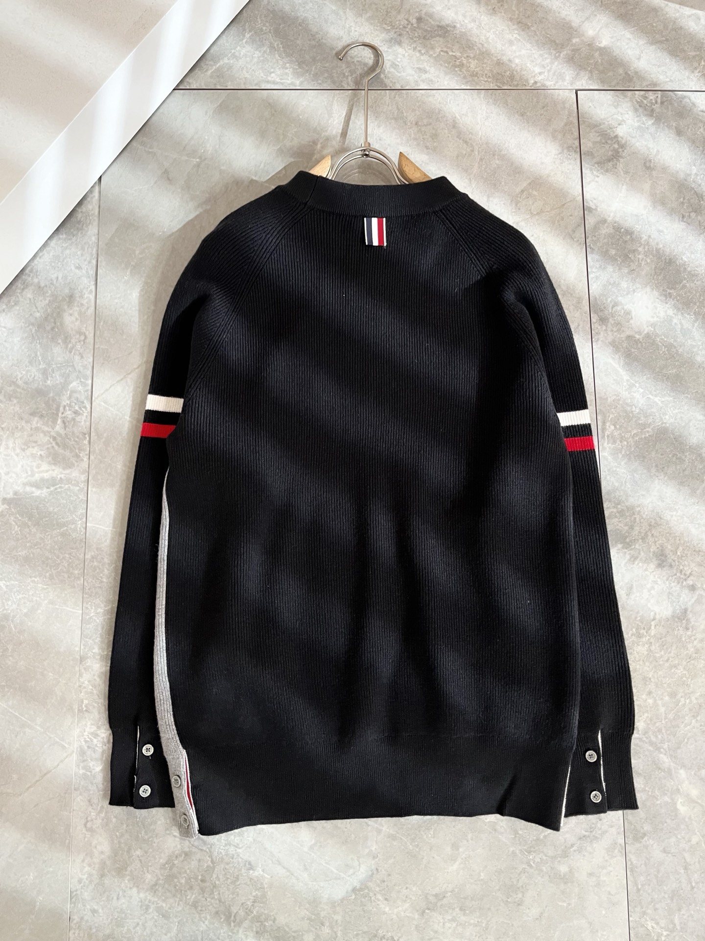 ThomBrow*e汤姆*朗2025秋冬新款男女同款👫针织羊毛衫，今年的专柜新品，男女同款👫超软羊毛面料