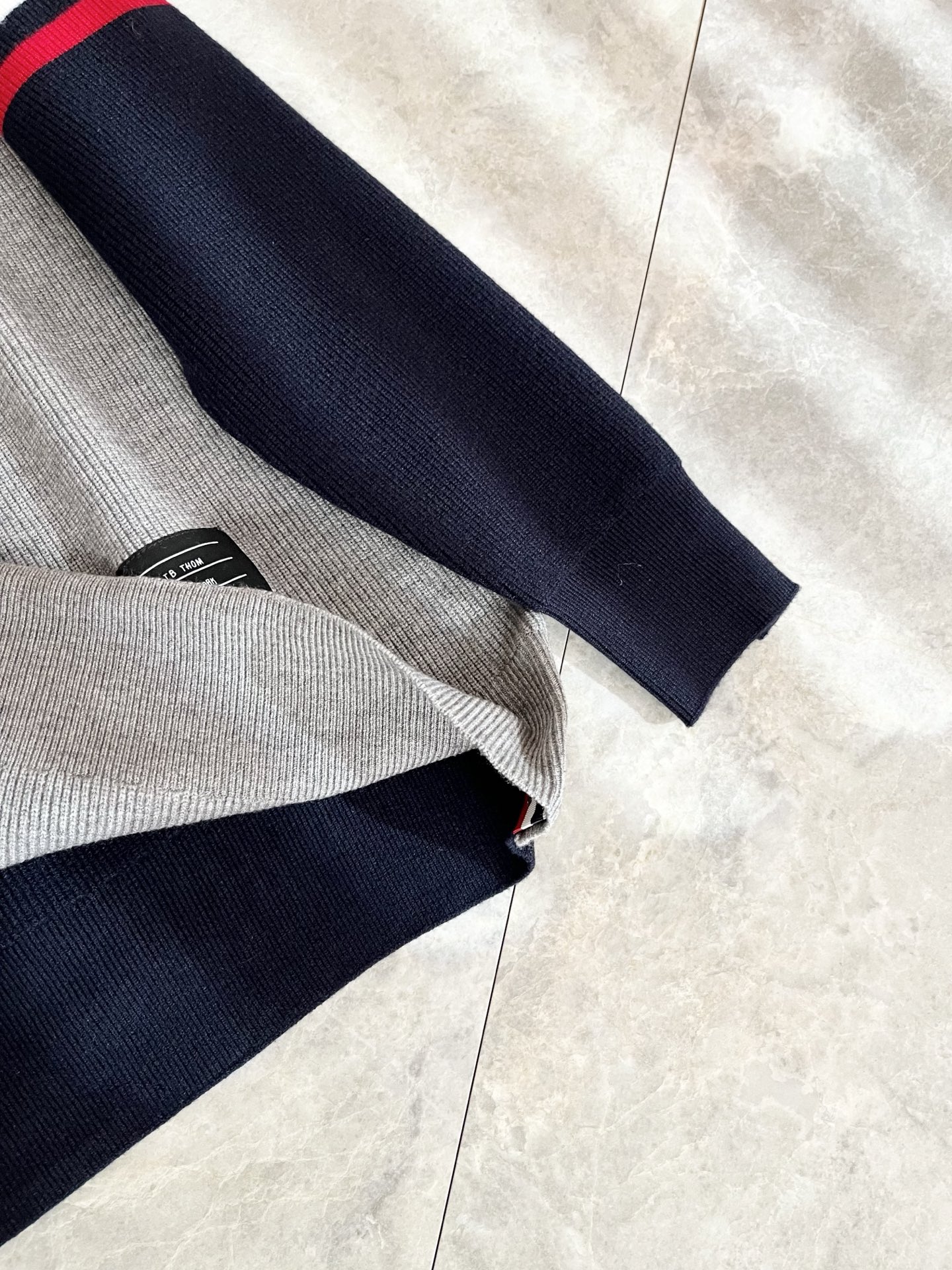 ThomBrow*e汤姆*朗2025秋冬新款男女同款👫针织羊毛衫，今年的专柜新品，男女同款👫超软羊毛面料