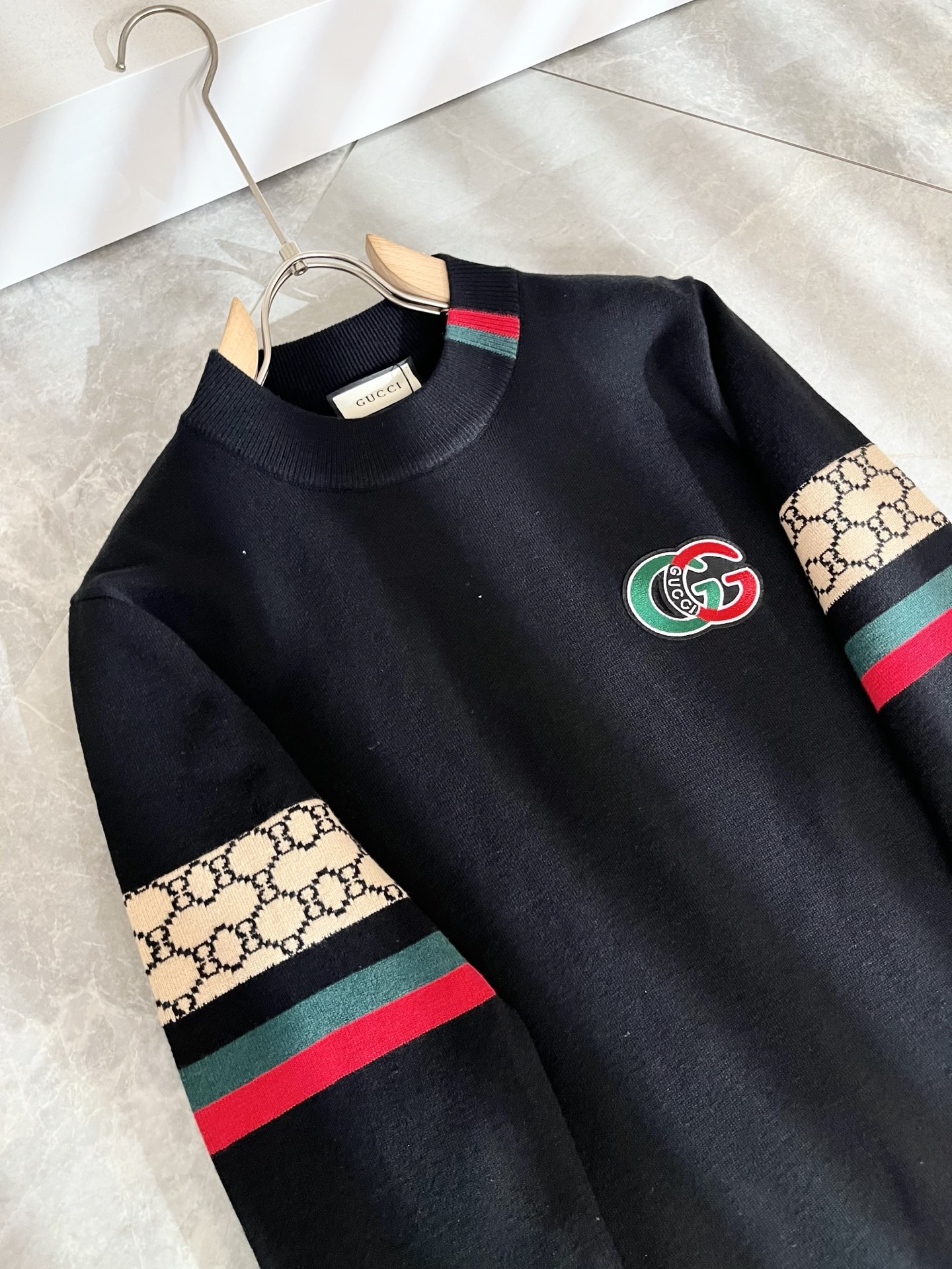 GUC*I 古家 2025秋冬新款男女同款👫 高克重针织羊毛衫，全景钩织GG标识logo图案设计！贸易公