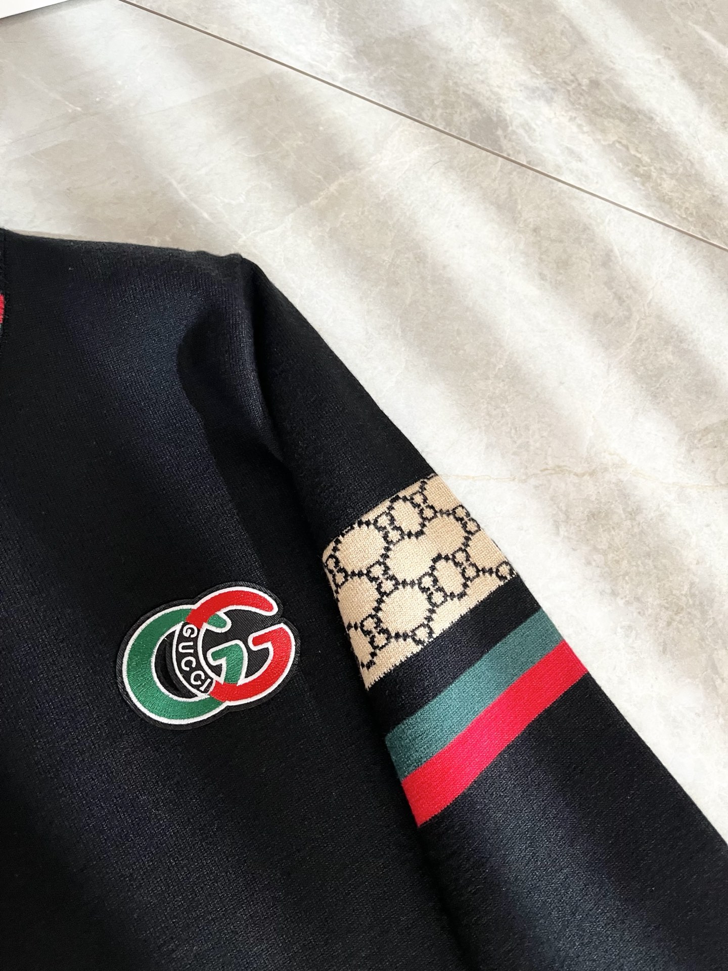 GUC*I 古家 2025秋冬新款男女同款👫 高克重针织羊毛衫，全景钩织GG标识logo图案设计！贸易公