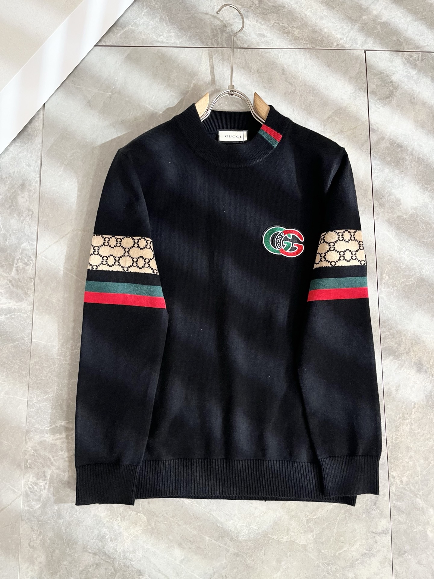 GUC*I 古家 2025秋冬新款男女同款👫 高克重针织羊毛衫，全景钩织GG标识logo图案设计！贸易公