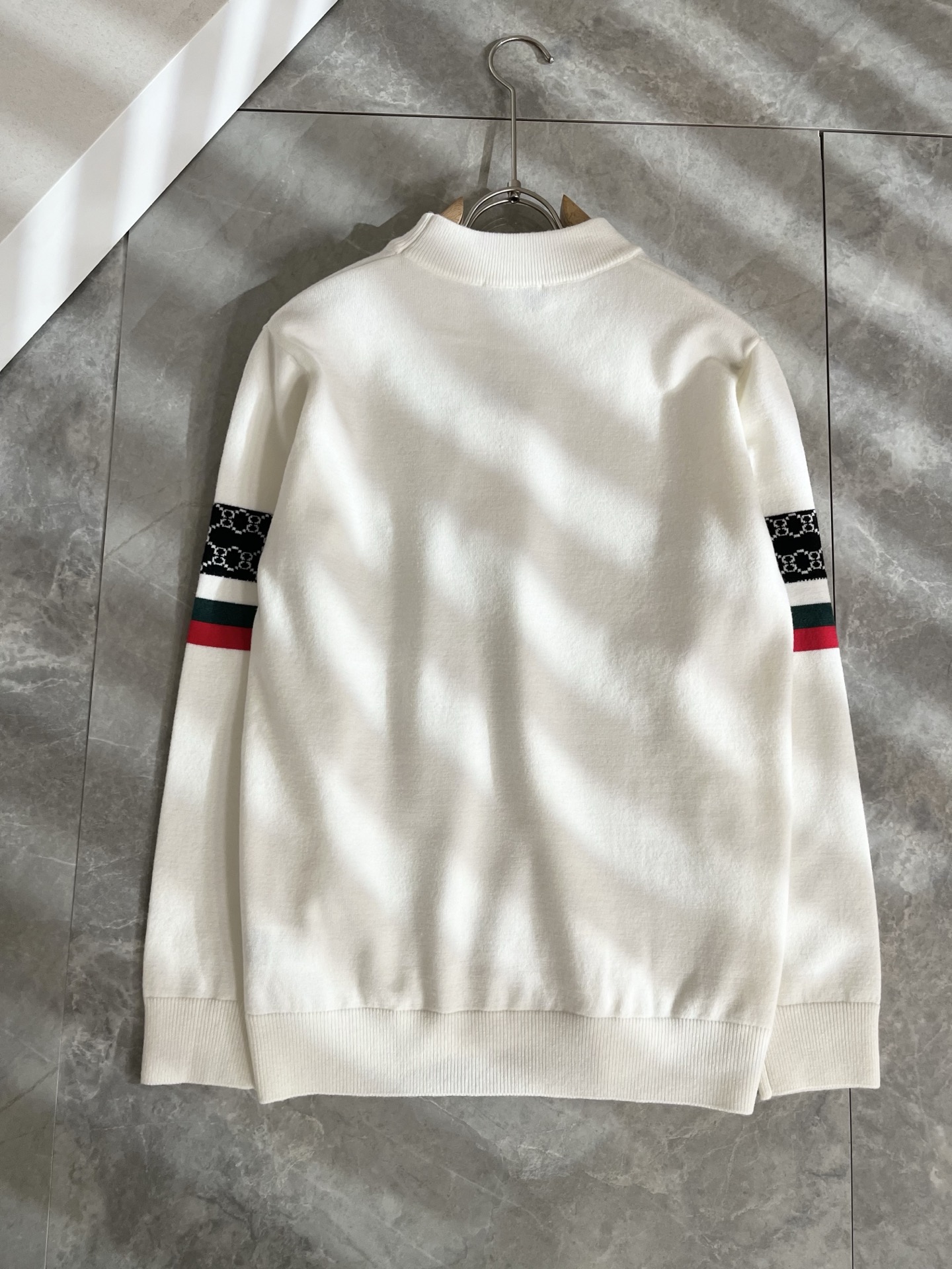 GUC*I 古家 2025秋冬新款男女同款👫 高克重针织羊毛衫，全景钩织GG标识logo图案设计！贸易公