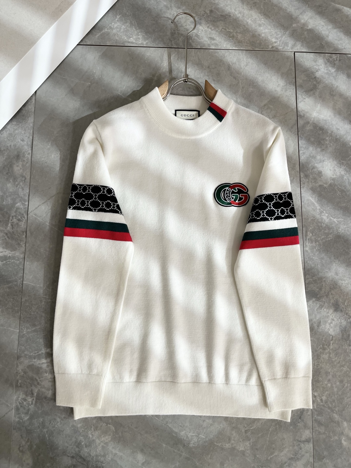 GUC*I 古家 2025秋冬新款男女同款👫 高克重针织羊毛衫，全景钩织GG标识logo图案设计！贸易公