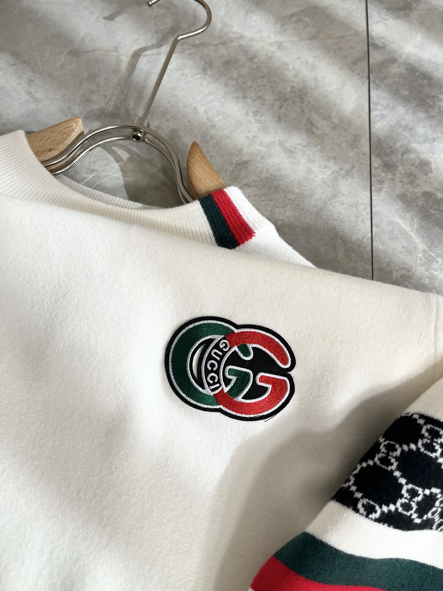 GUC*I 古家 2025秋冬新款男女同款👫 高克重针织羊毛衫，全景钩织GG标识logo图案设计！贸易公