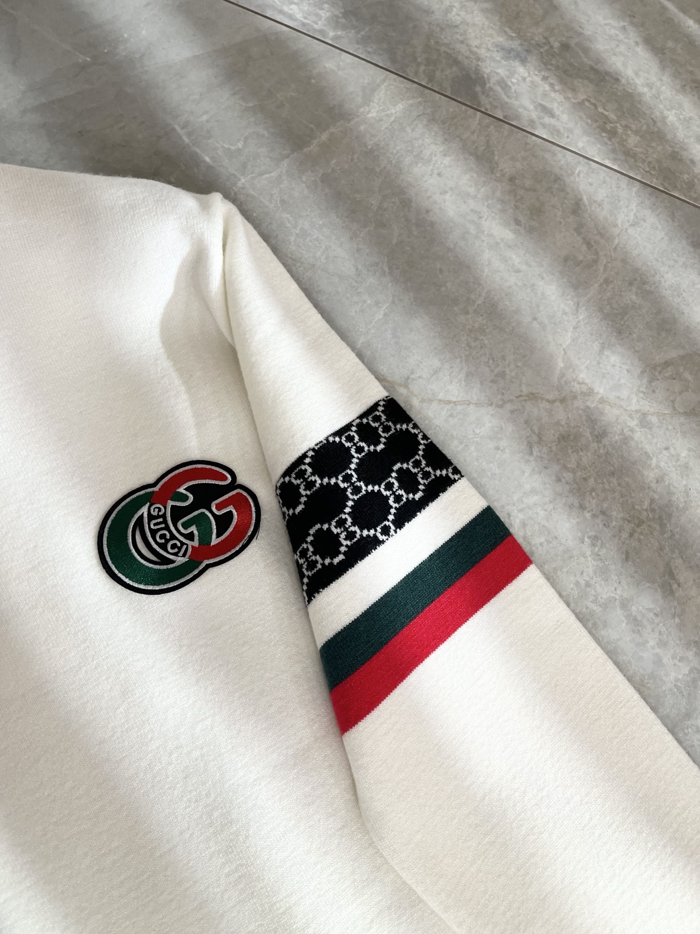 GUC*I 古家 2025秋冬新款男女同款👫 高克重针织羊毛衫，全景钩织GG标识logo图案设计！贸易公