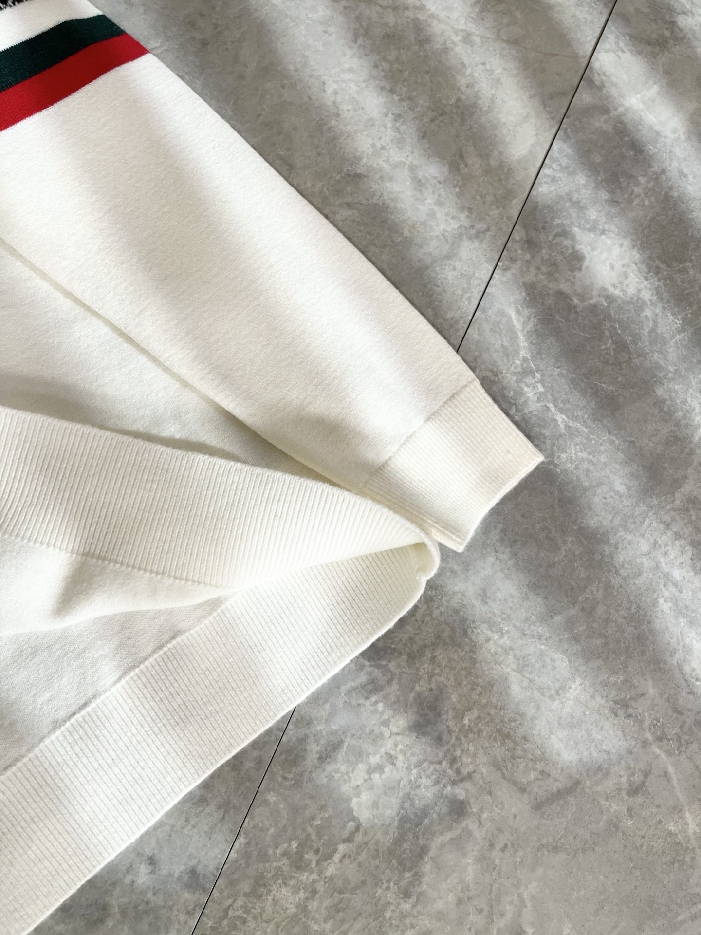 GUC*I 古家 2025秋冬新款男女同款👫 高克重针织羊毛衫，全景钩织GG标识logo图案设计！贸易公