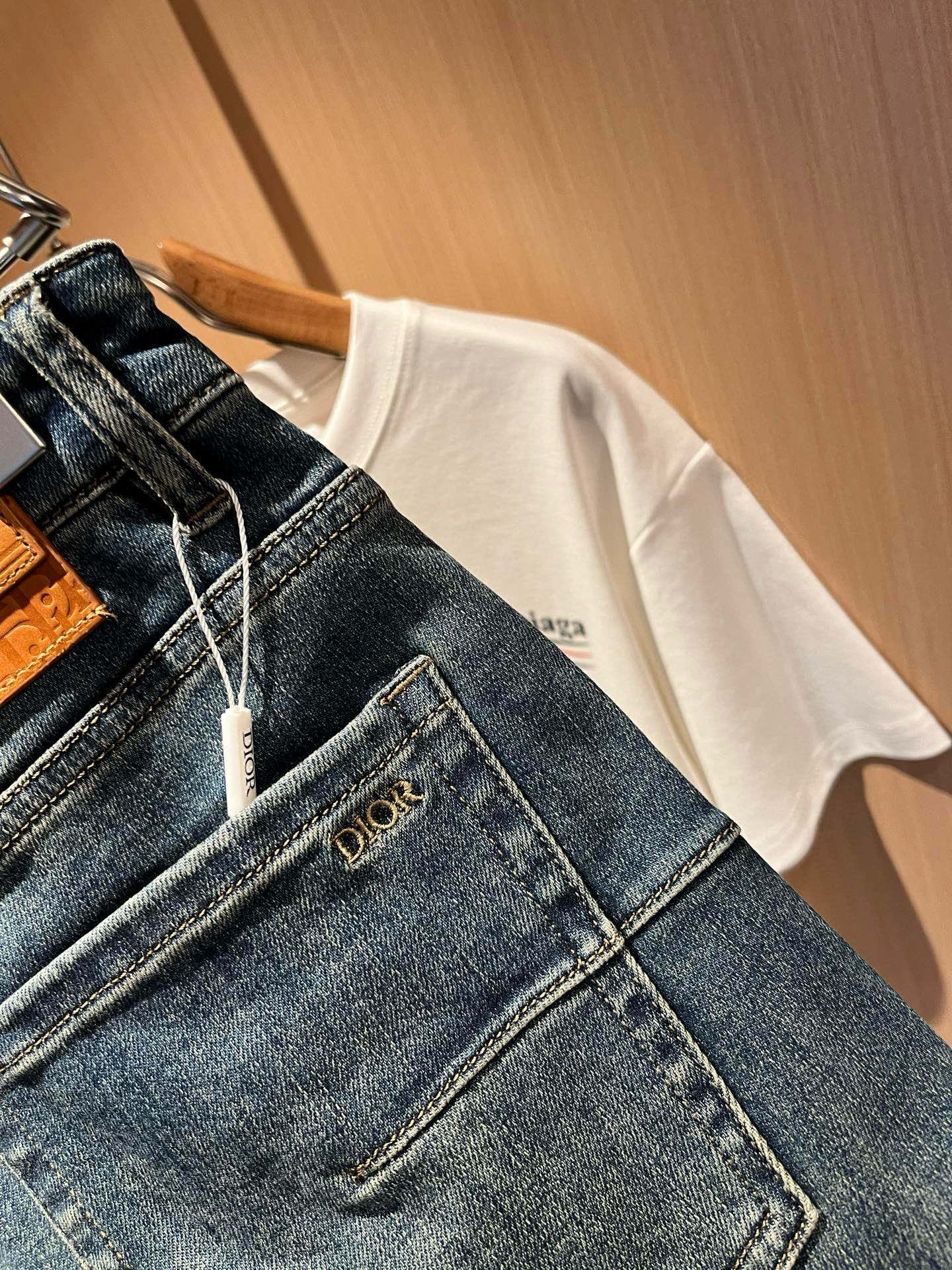 Dio*r 迪家 2025秋冬男士水洗小直筒牛仔裤！贸易公司渠道牛货，品相超赞，时尚圈万能的百搭裤王，欧