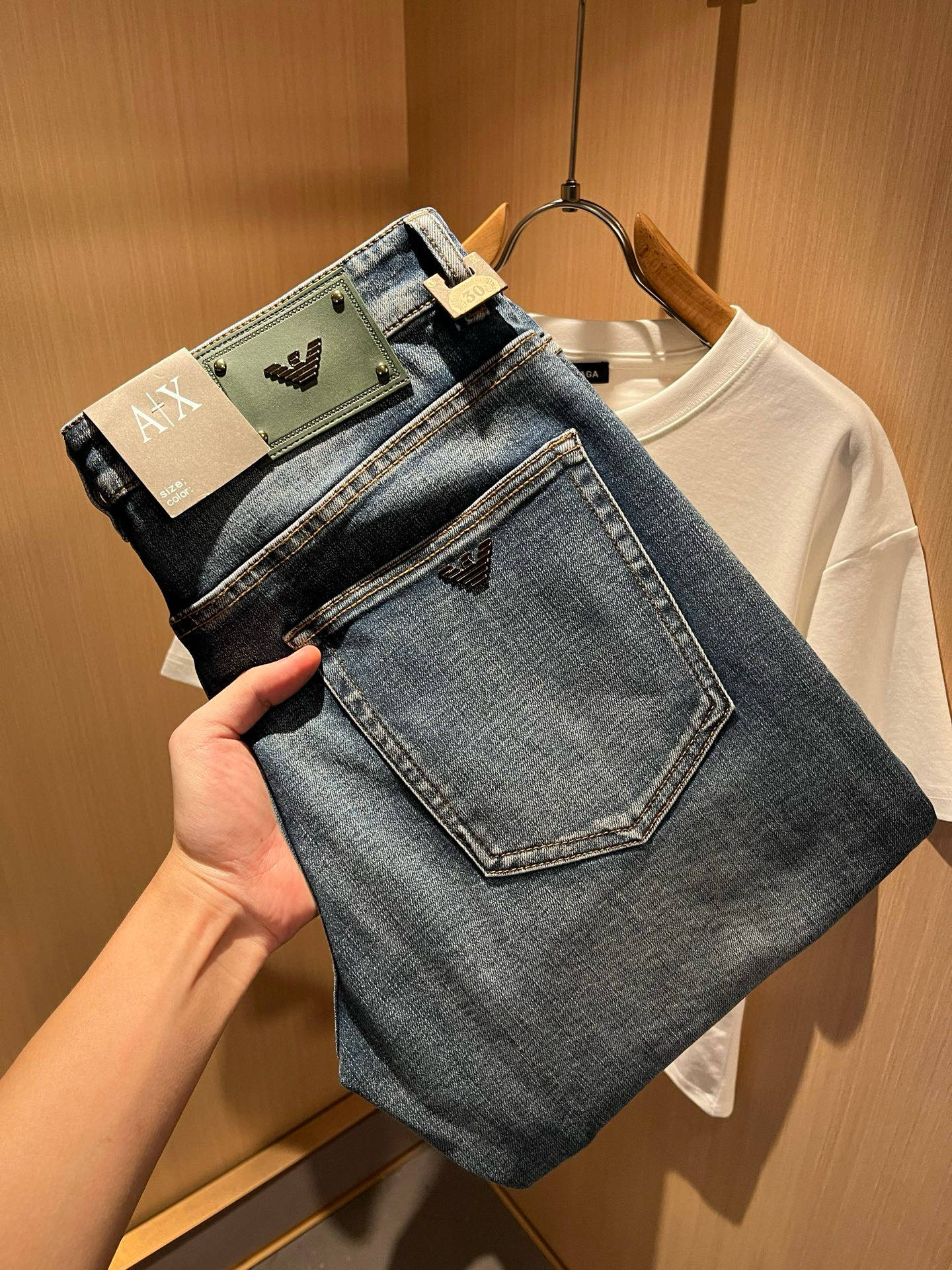 Arman阿*尼2025秋冬新款男士小直筒牛仔裤，贸易公司订单！官网同步 经典之作很好搭配衣服哦 怎么穿