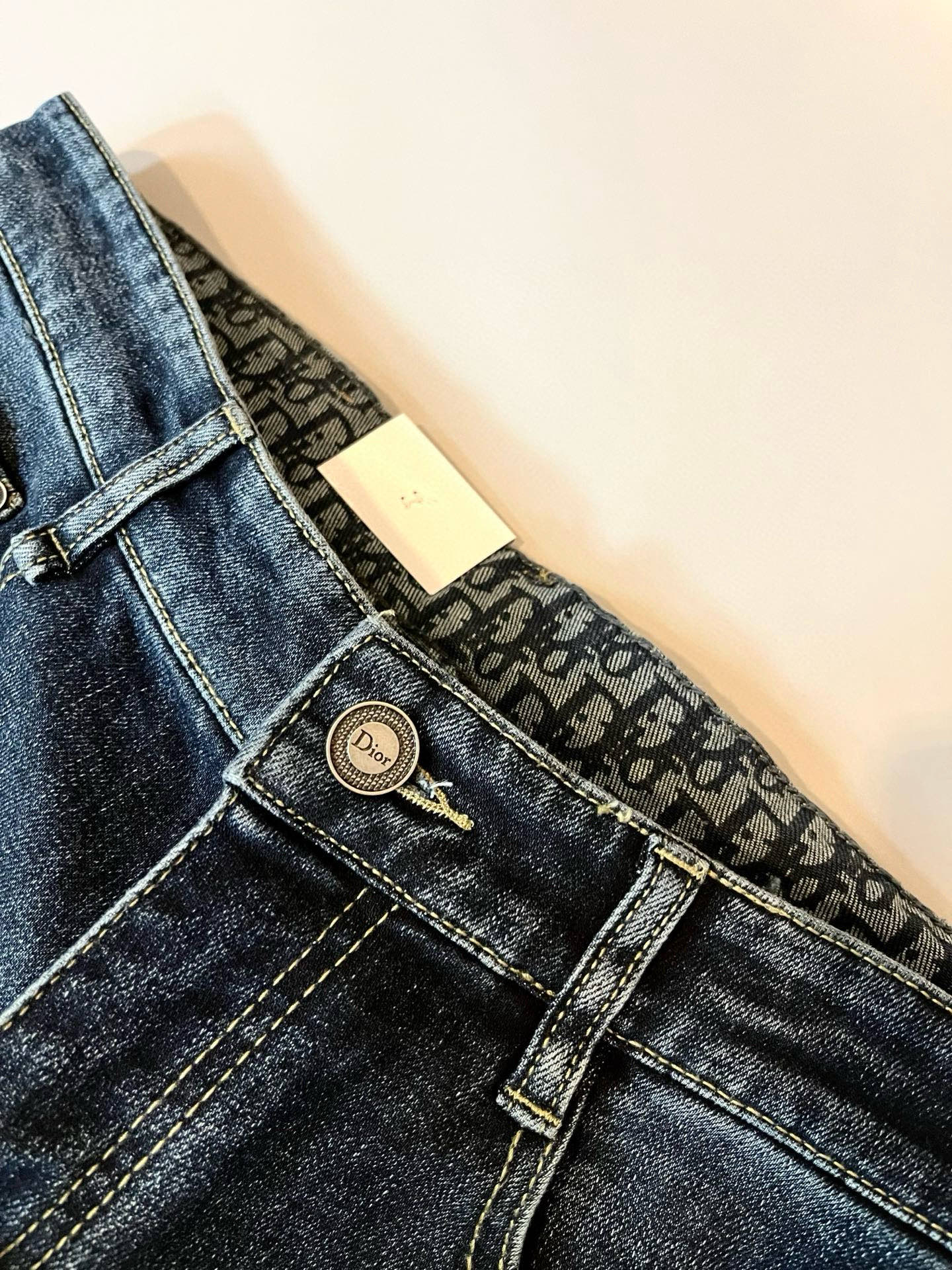 Dio*r 迪家 2025秋冬男士水洗小直筒牛仔裤！贸易公司渠道牛货，品相超赞，时尚圈万能的百搭裤王，欧