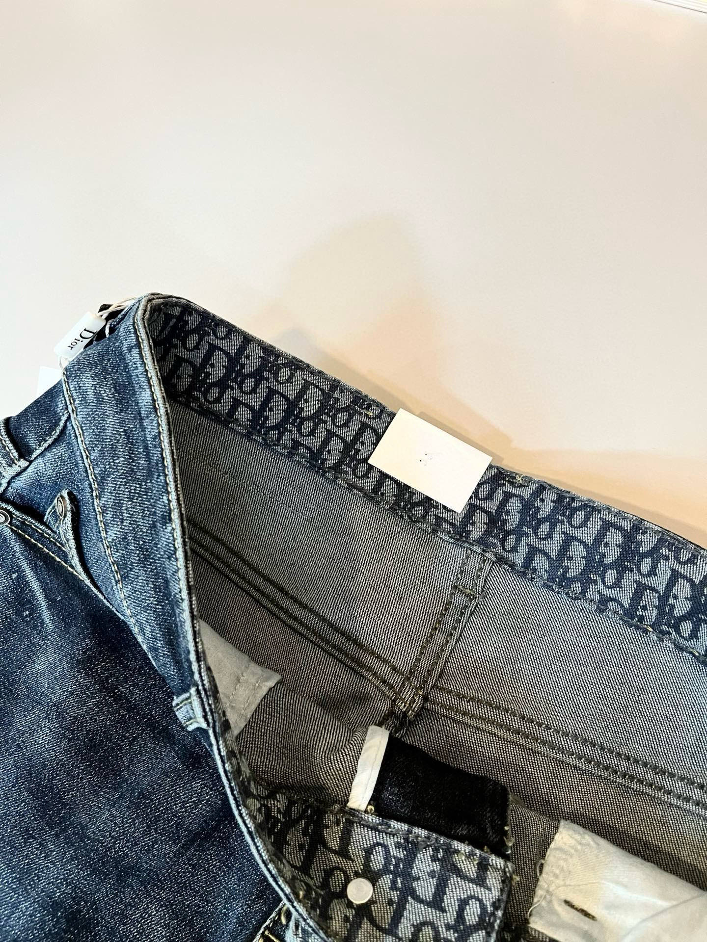 Dio*r 迪家 2025秋冬男士水洗小直筒牛仔裤！贸易公司渠道牛货，品相超赞，时尚圈万能的百搭裤王，欧