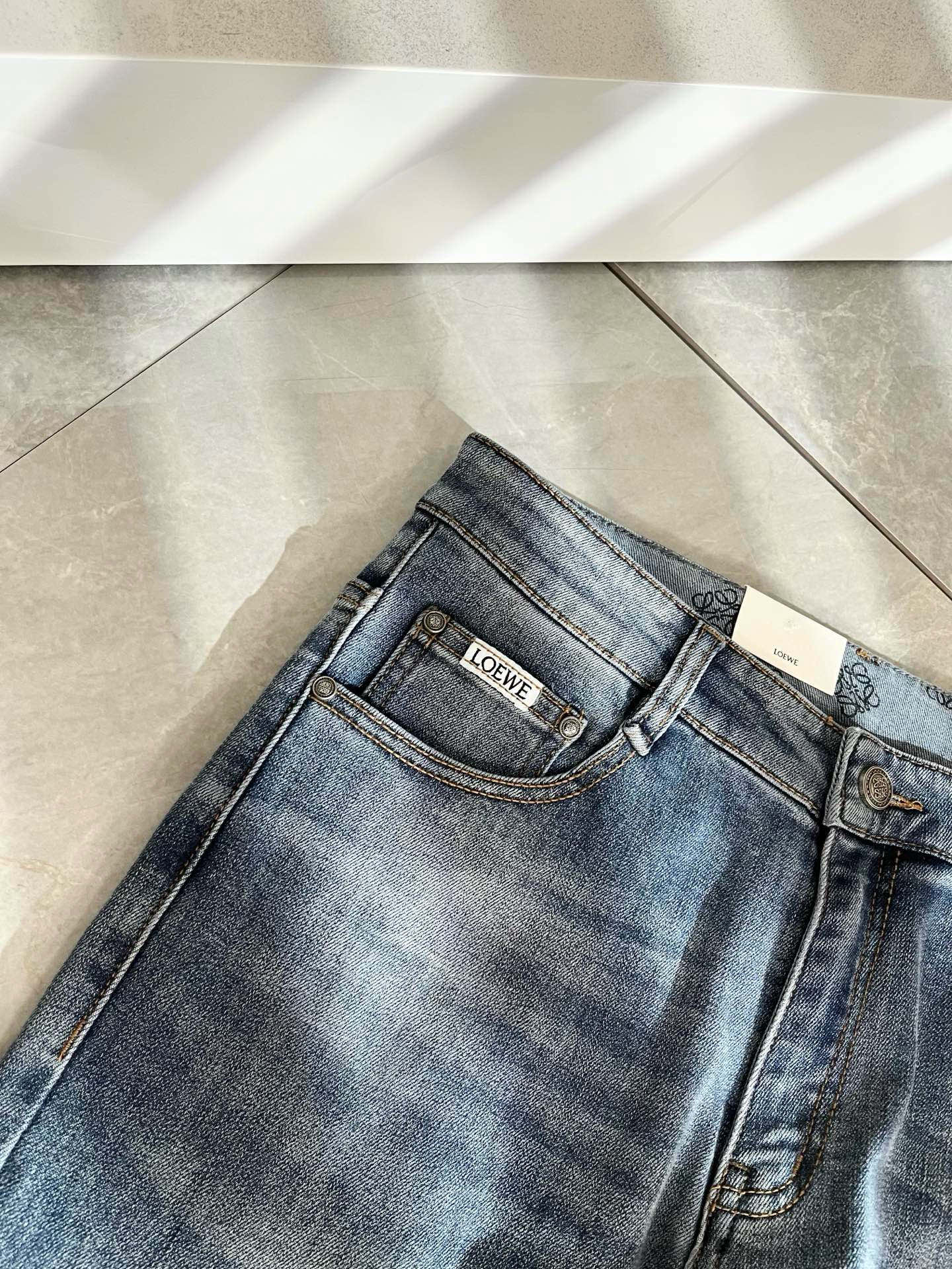 LO*WE/罗*威2025秋冬新品男士时装款高端休闲裤，香港洋行渠道货，日本原厂出品，纯血统品质，完美延