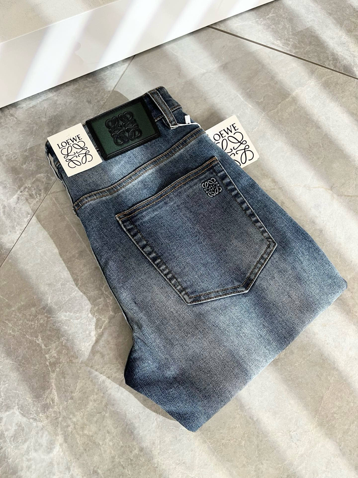 LO*WE/罗*威2025秋冬新品男士时装款高端休闲裤，香港洋行渠道货，日本原厂出品，纯血统品质，完美延