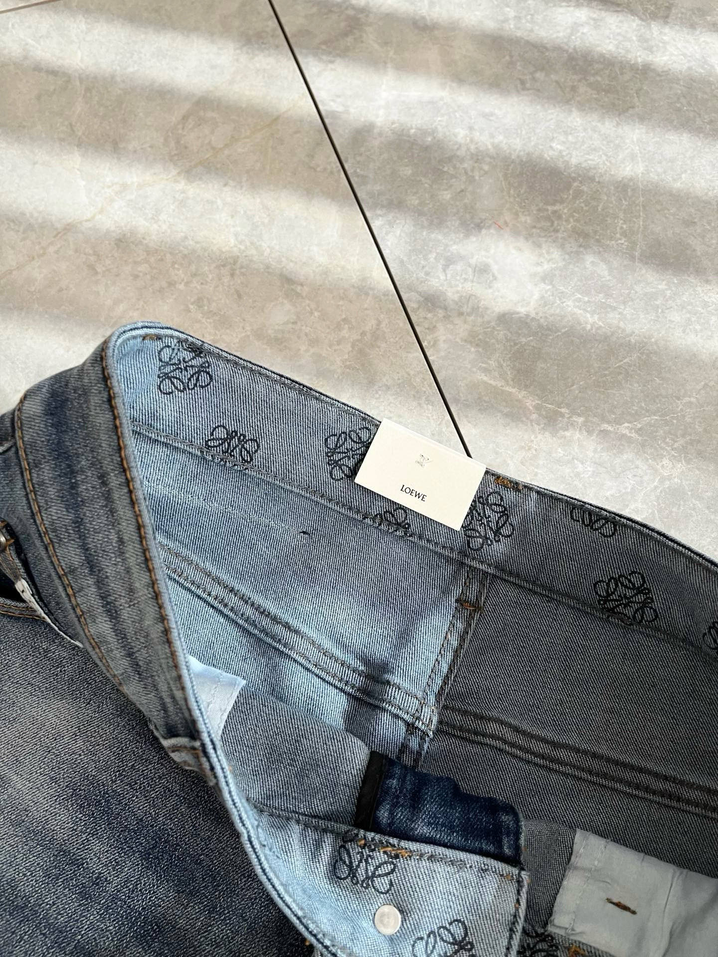 LO*WE/罗*威2025秋冬新品男士时装款高端休闲裤，香港洋行渠道货，日本原厂出品，纯血统品质，完美延