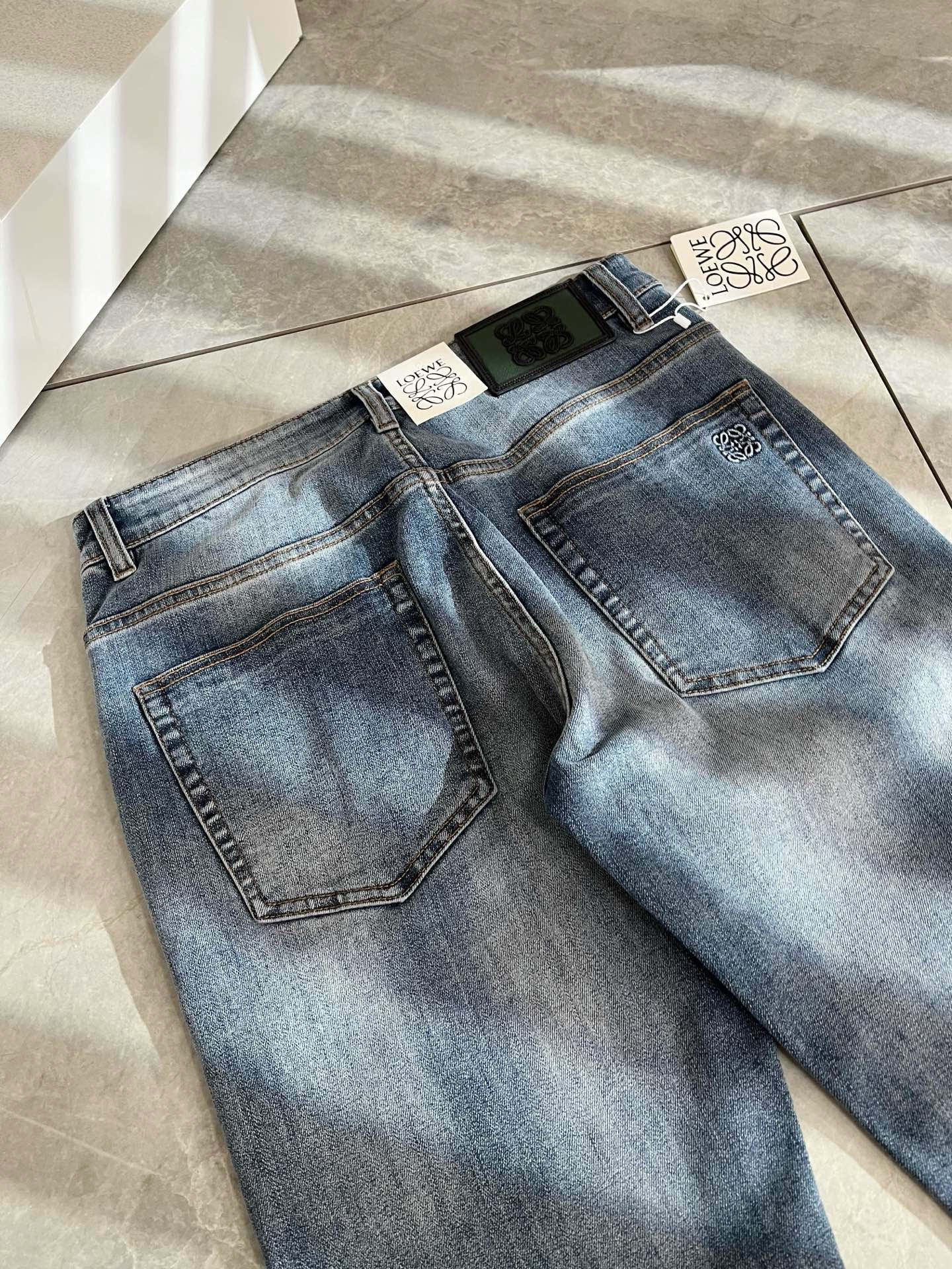 LO*WE/罗*威2025秋冬新品男士时装款高端休闲裤，香港洋行渠道货，日本原厂出品，纯血统品质，完美延